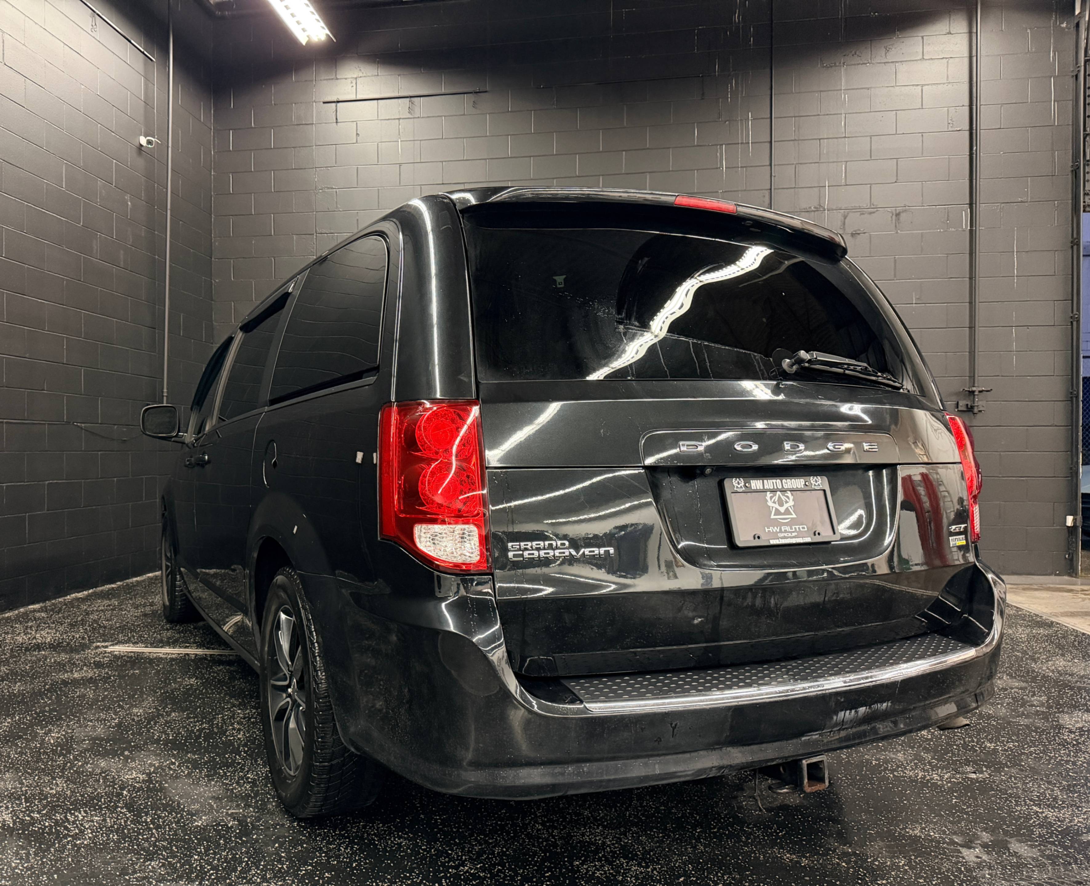 /hcwenterprisecorporation/2018-Dodge-GrandCaravan-574143142131567.jpg