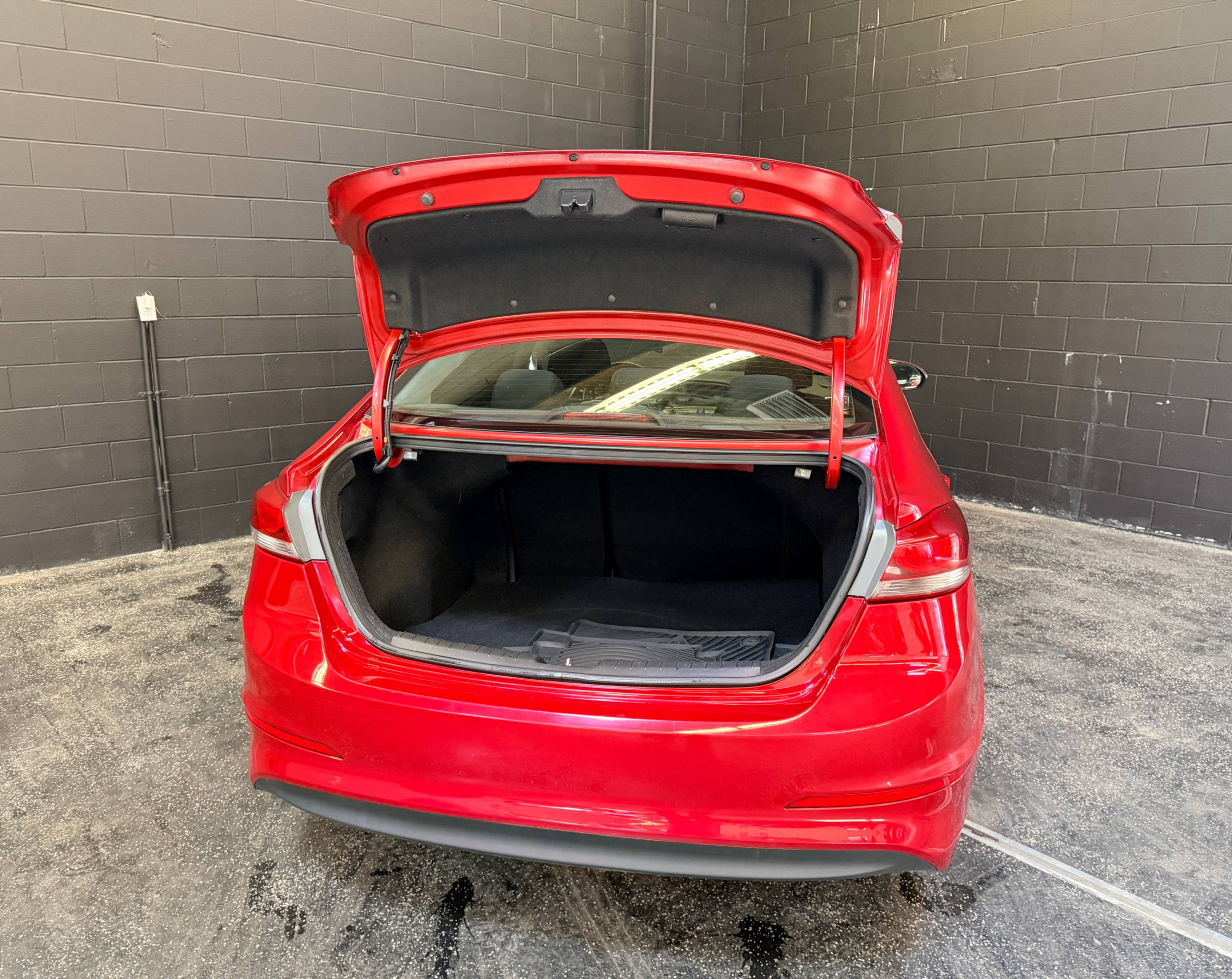 /hcwenterprisecorporation/2018-Hyundai-Elantra-24849450131588613.jpg