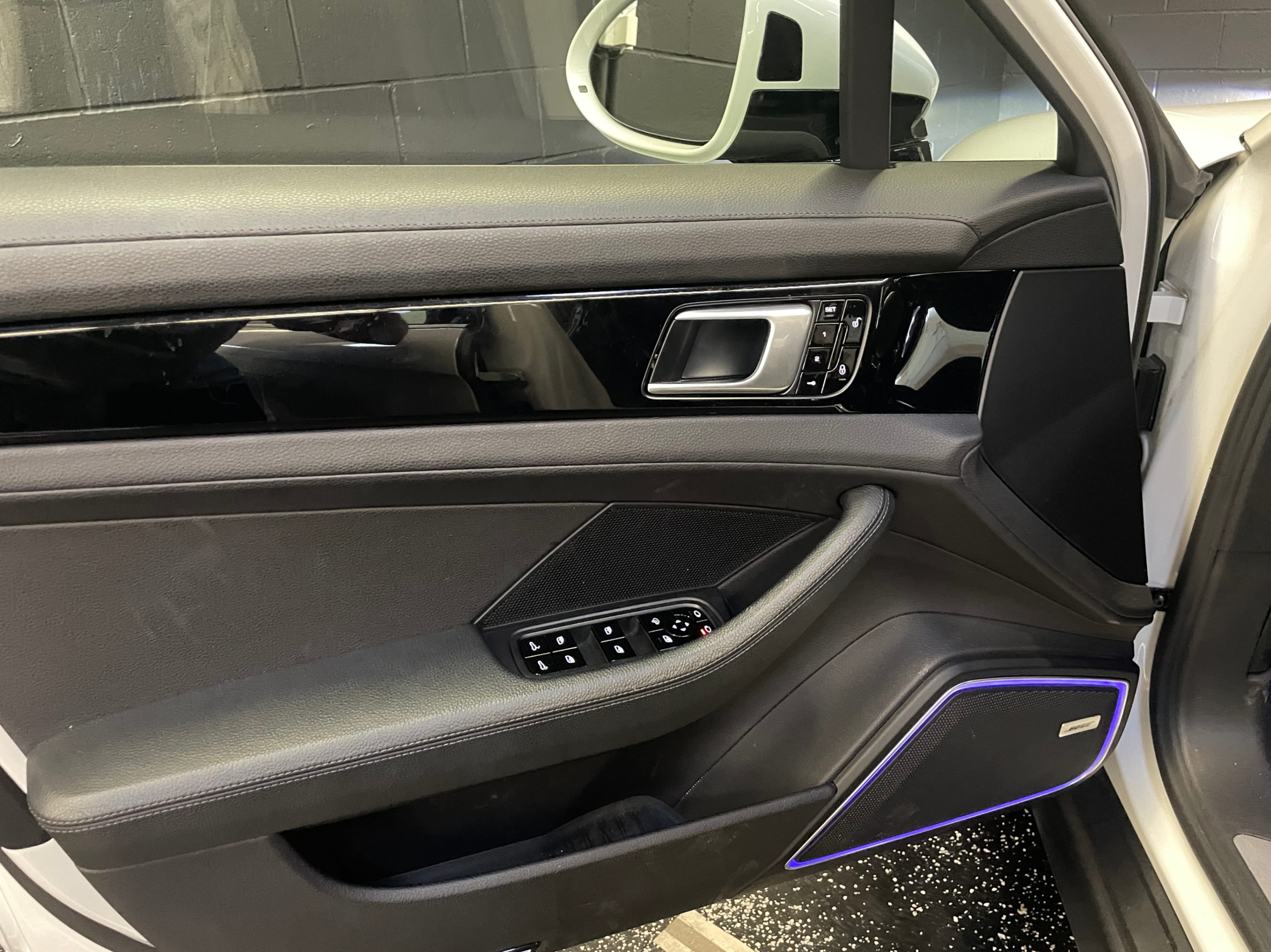 /hcwenterprisecorporation/2018-Porsche-Panamera-03720072766237803.jpg