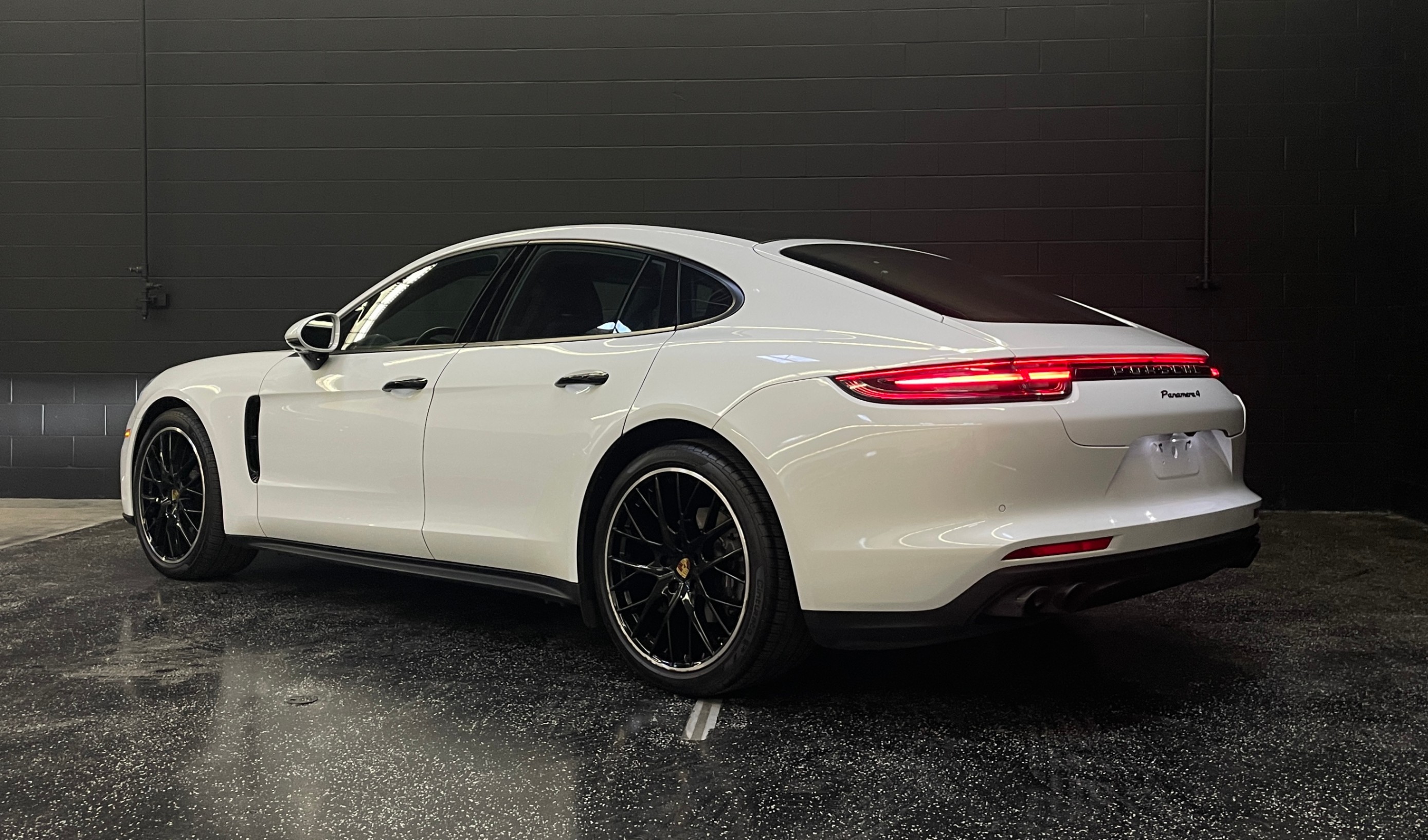 /hcwenterprisecorporation/2018-Porsche-Panamera-08777225636724295.jpg