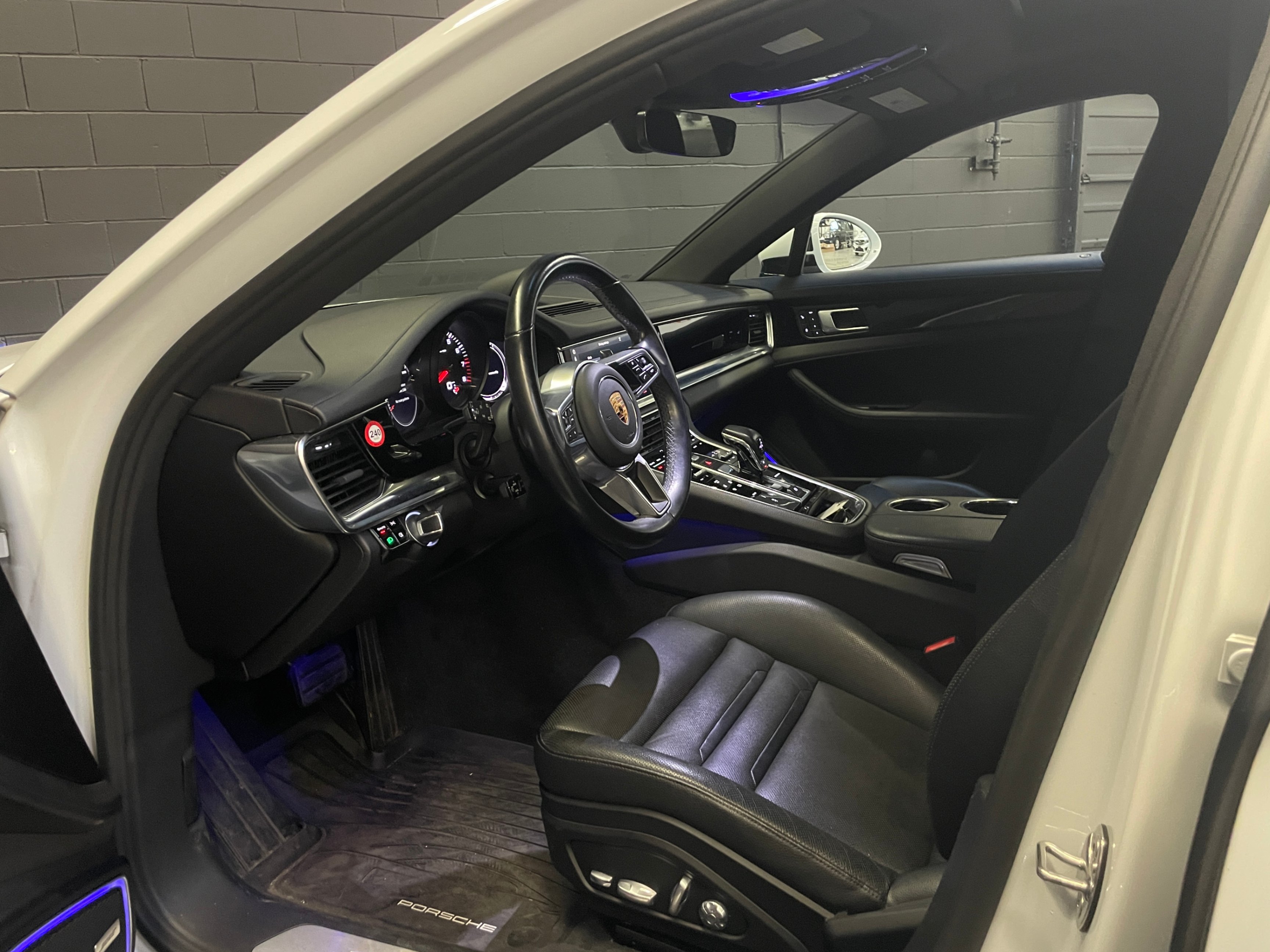 /hcwenterprisecorporation/2018-Porsche-Panamera-12561552717730184.jpg