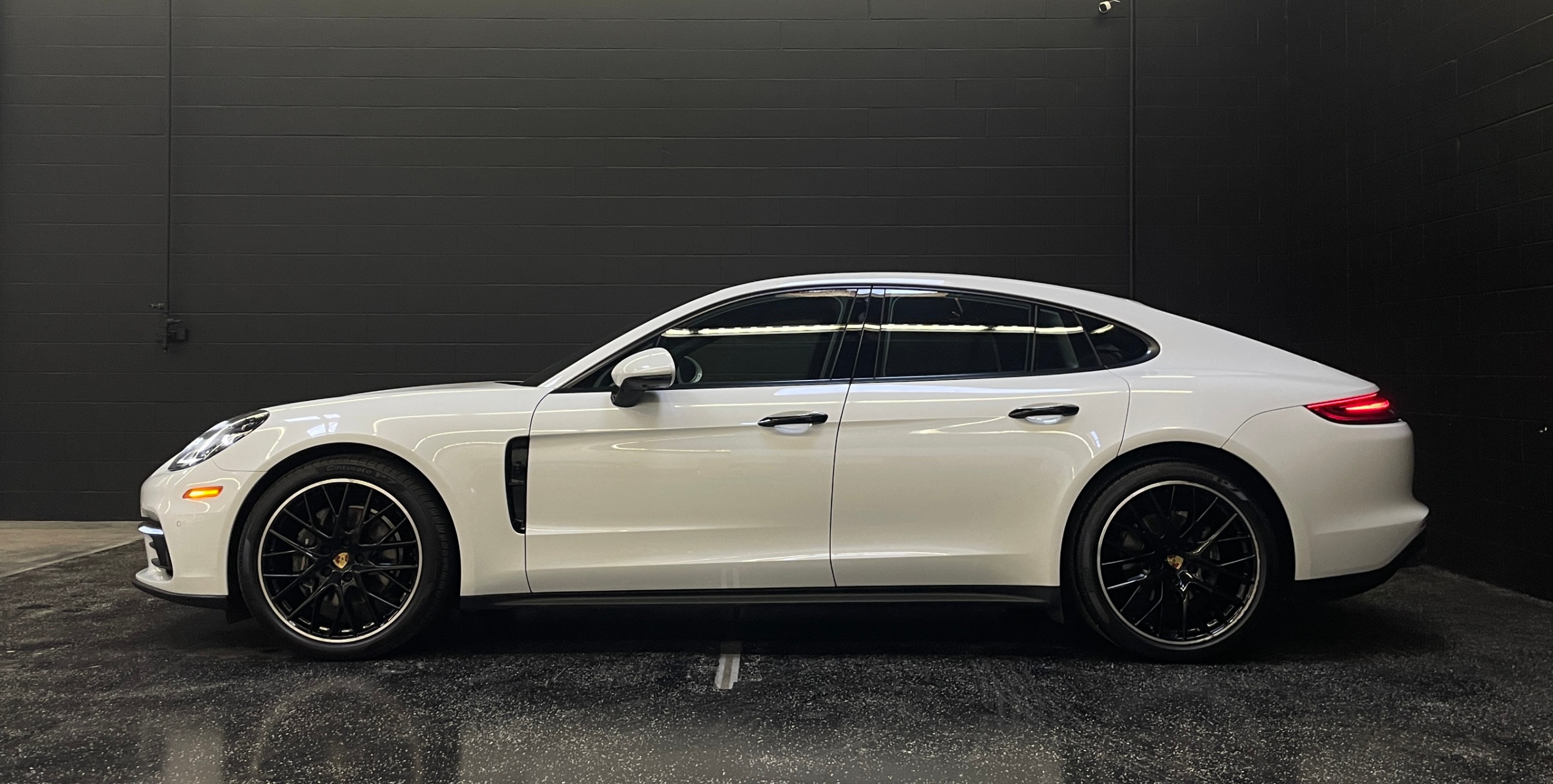 /hcwenterprisecorporation/2018-Porsche-Panamera-40150905273192783.jpg