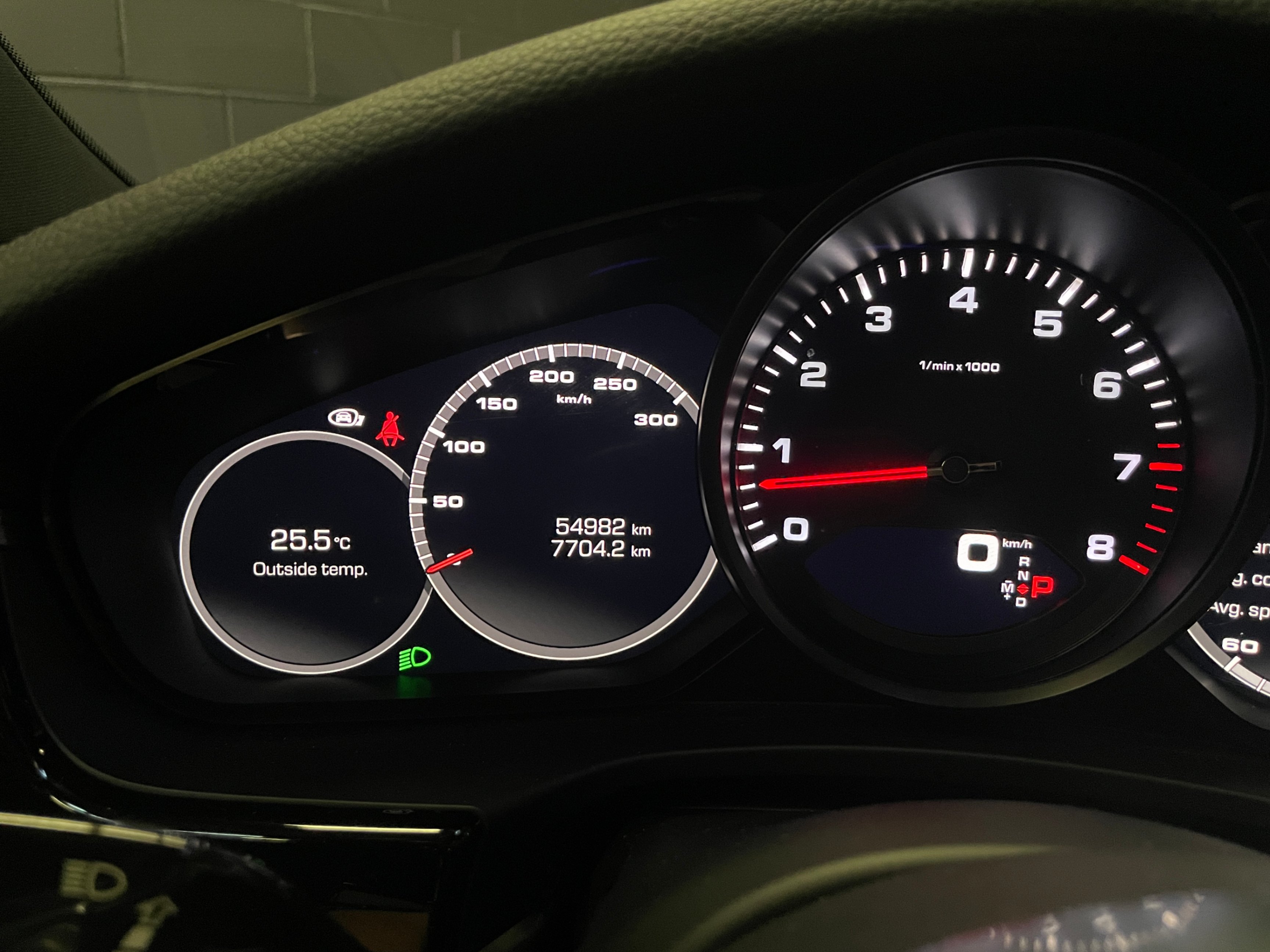 /hcwenterprisecorporation/2018-Porsche-Panamera-9469322023960705.jpg