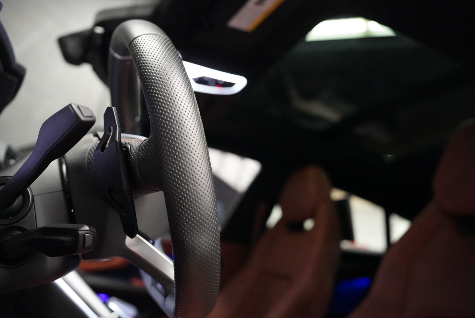 /hcwenterprisecorporation/2019-Lamborghini-Urus-051616254539572415.jpg