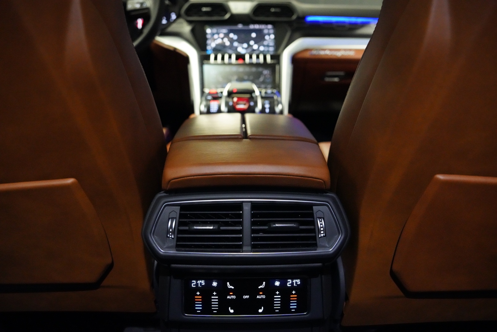 /hcwenterprisecorporation/2019-Lamborghini-Urus-13154144154127545.jpg