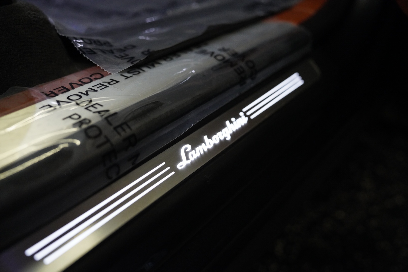 /hcwenterprisecorporation/2019-Lamborghini-Urus-23657802888789004.jpg
