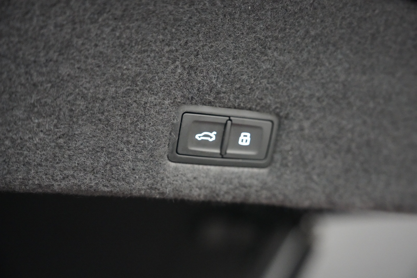 /hcwenterprisecorporation/2019-Lamborghini-Urus-6495604308563416.jpg