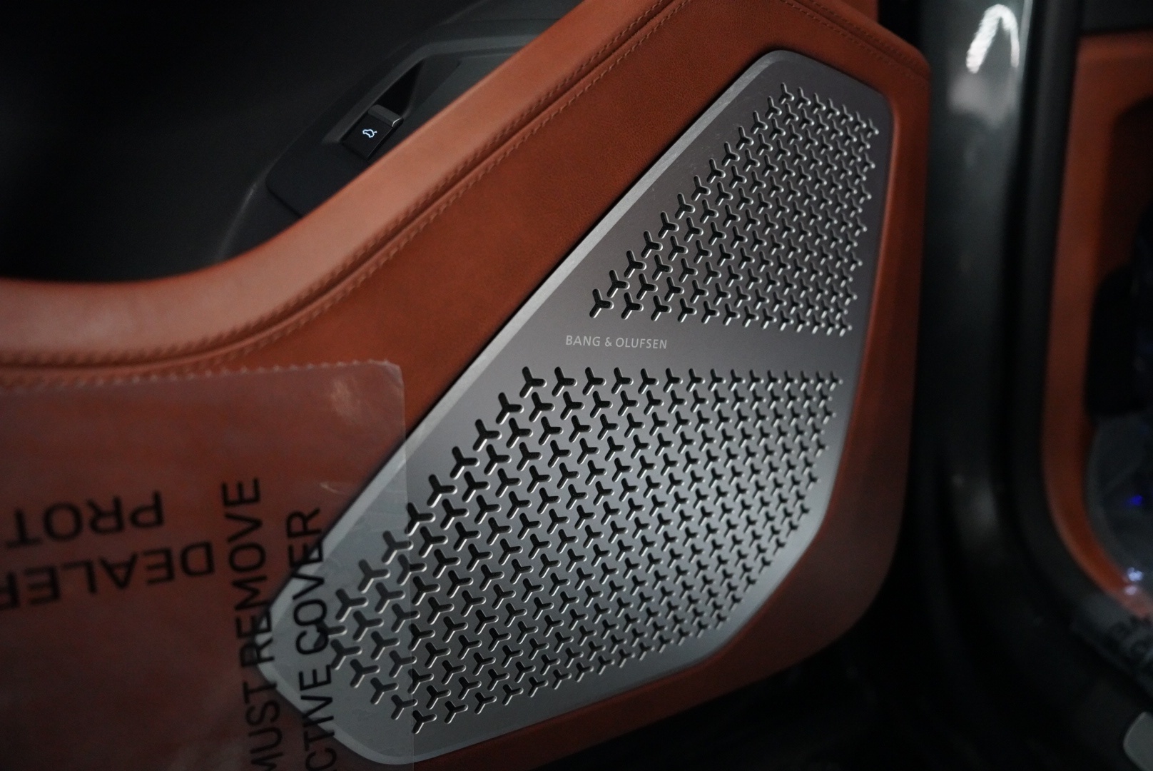 /hcwenterprisecorporation/2019-Lamborghini-Urus-756680629694144.jpg