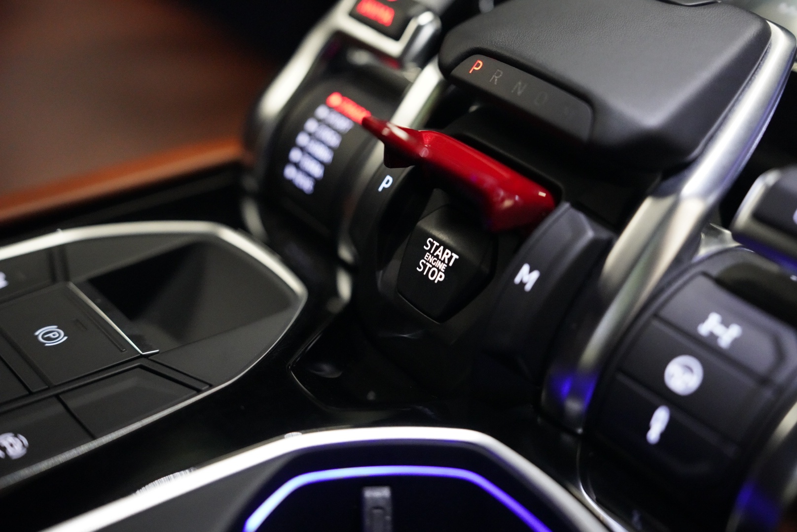 /hcwenterprisecorporation/2019-Lamborghini-Urus-961775123709377.jpg