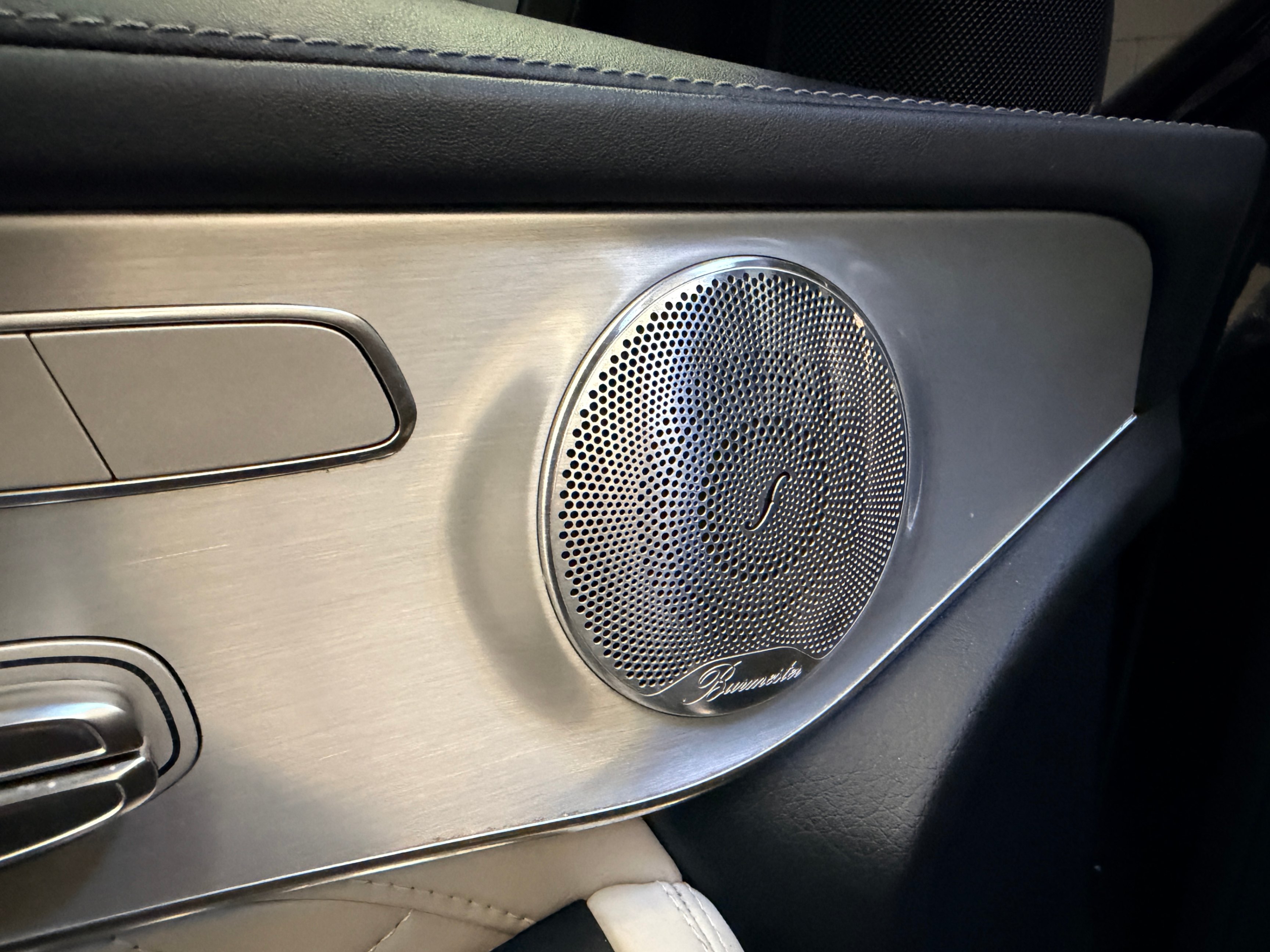 /hcwenterprisecorporation/2019-Mercedes-Benz-GLC-Class-2996579810579645.jpg