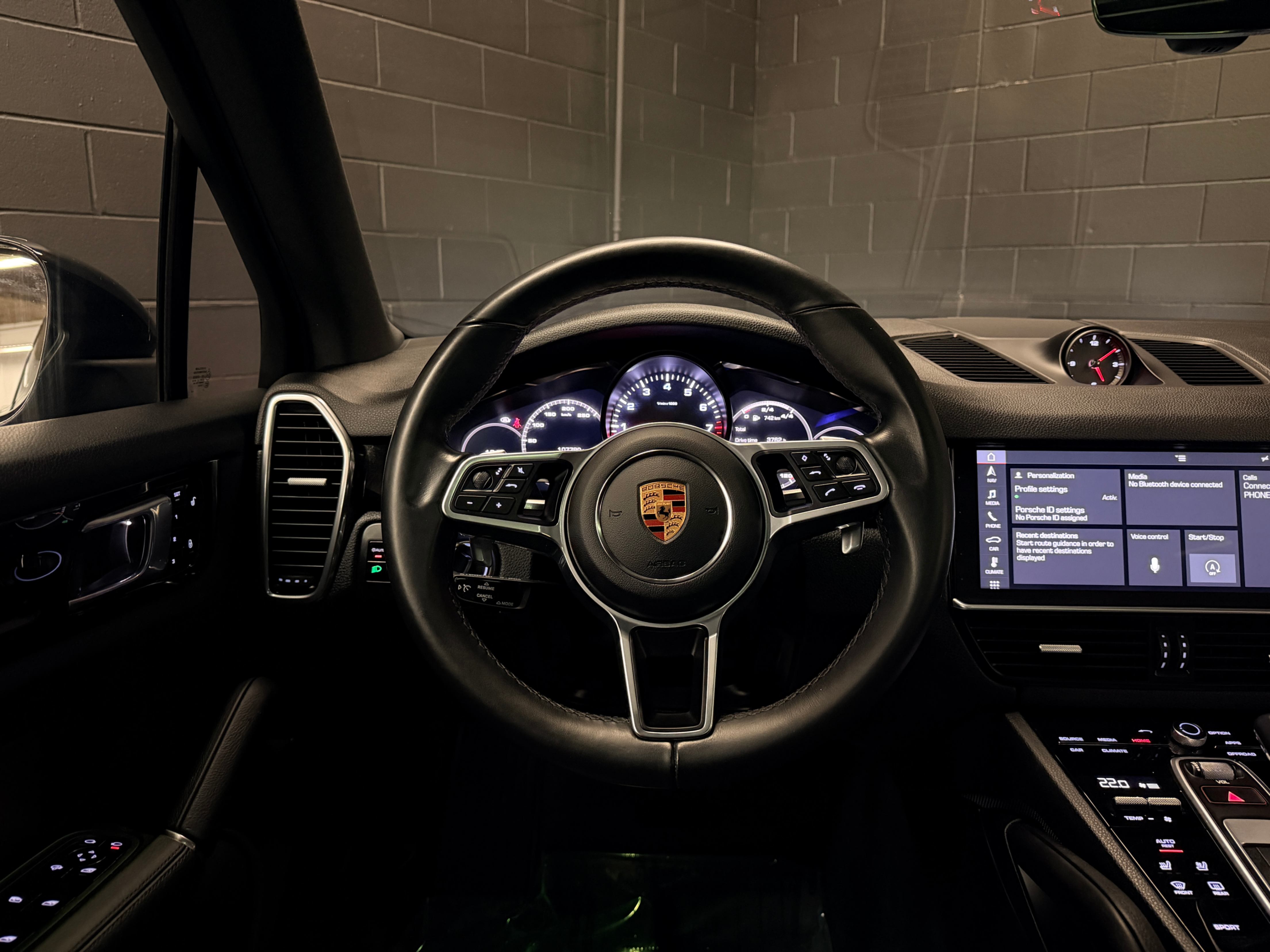 /hcwenterprisecorporation/2019-Porsche-Cayenne-21918494168909097.jpg