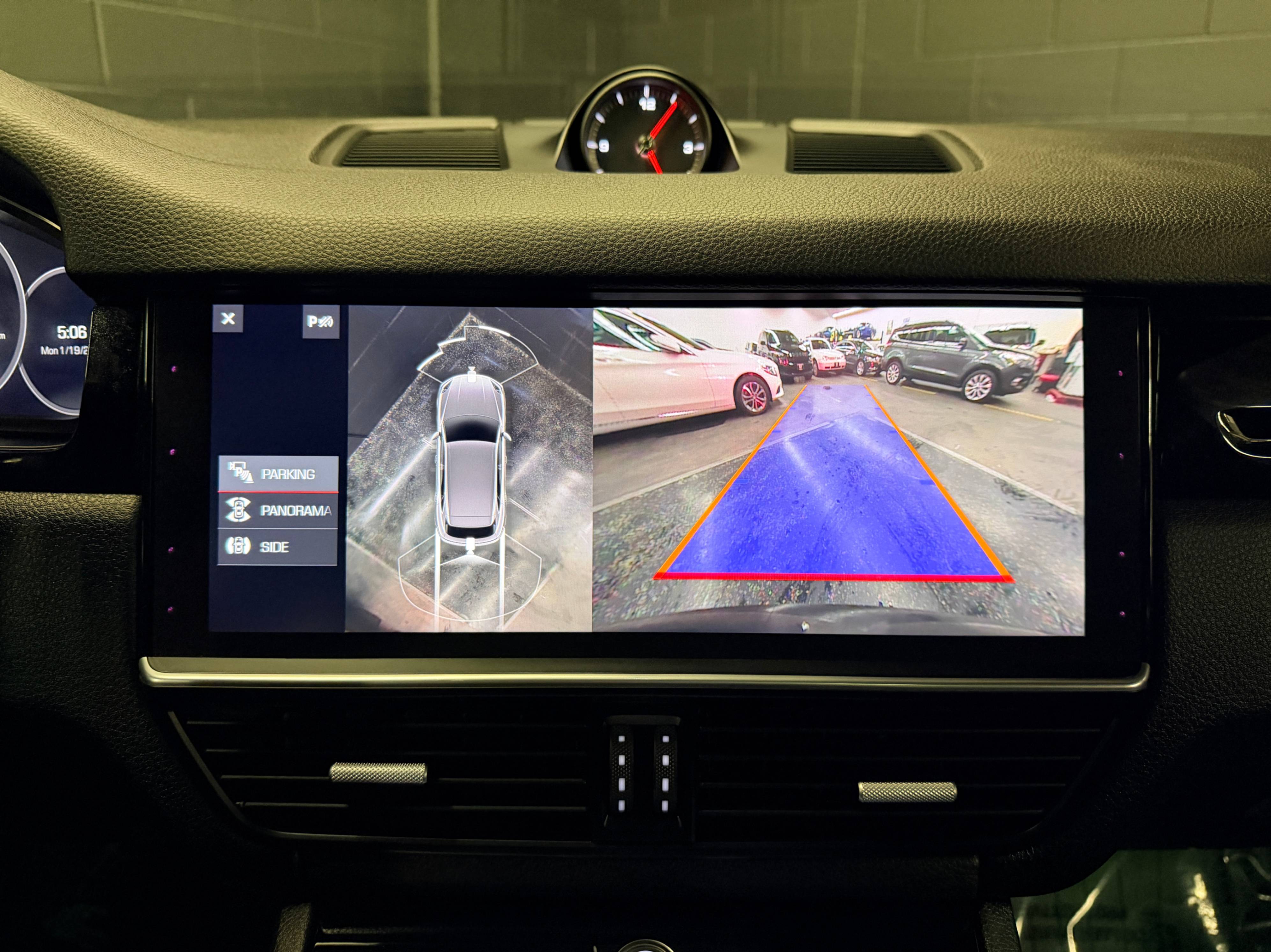 /hcwenterprisecorporation/2019-Porsche-Cayenne-38007791237018385.jpg