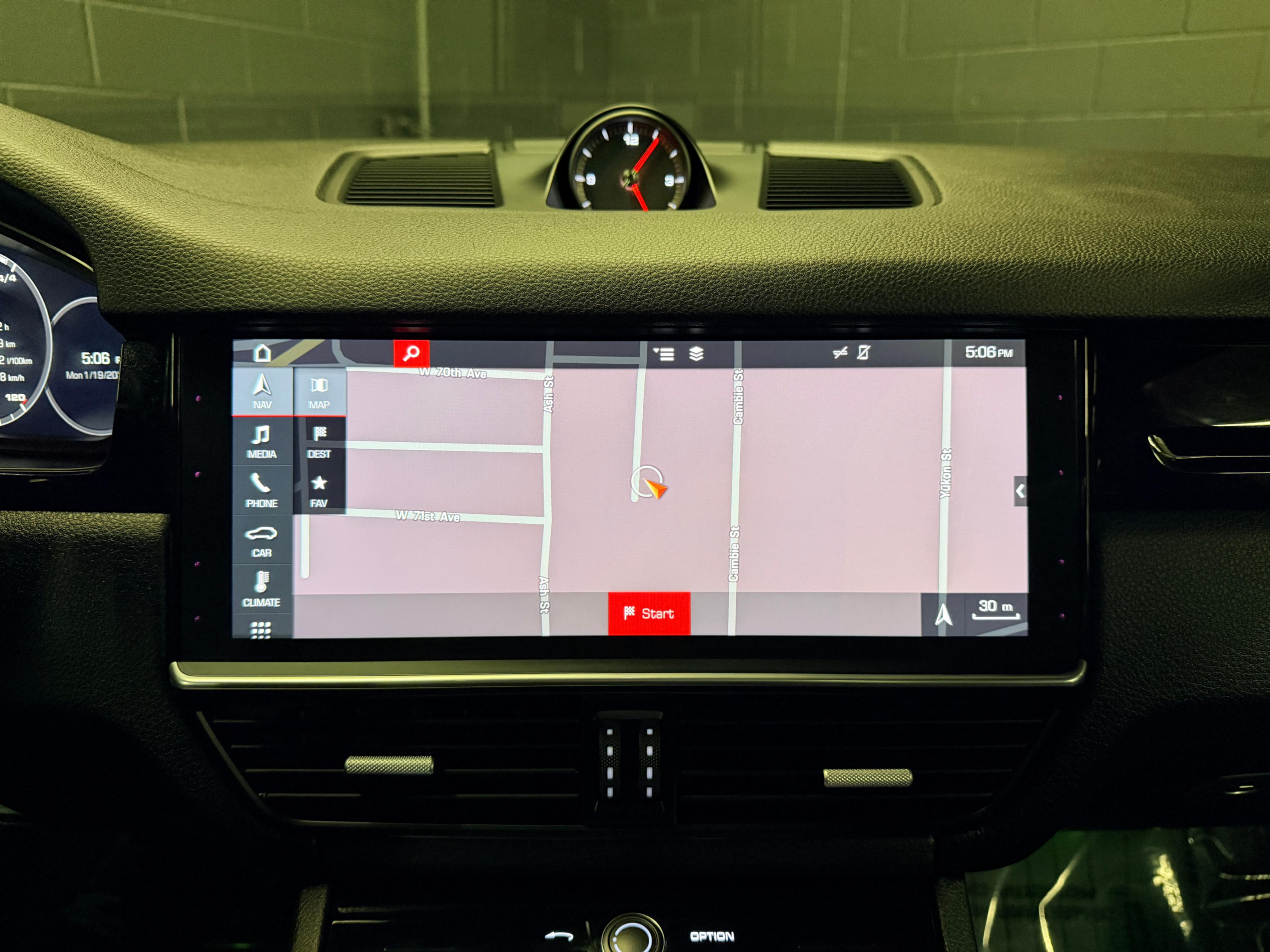 /hcwenterprisecorporation/2019-Porsche-Cayenne-5861426568588988.jpg