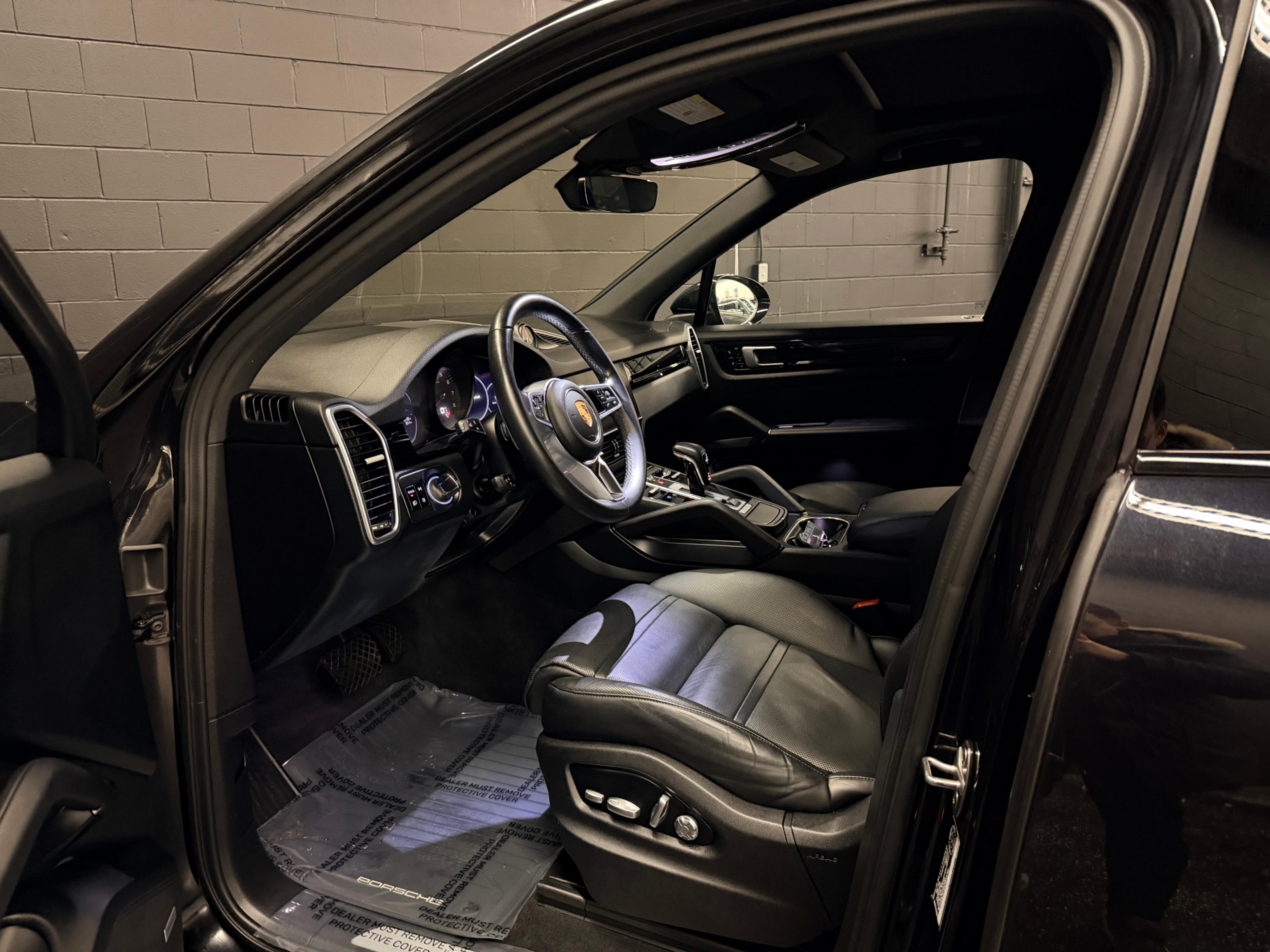 /hcwenterprisecorporation/2019-Porsche-Cayenne-6312782152454939.jpg