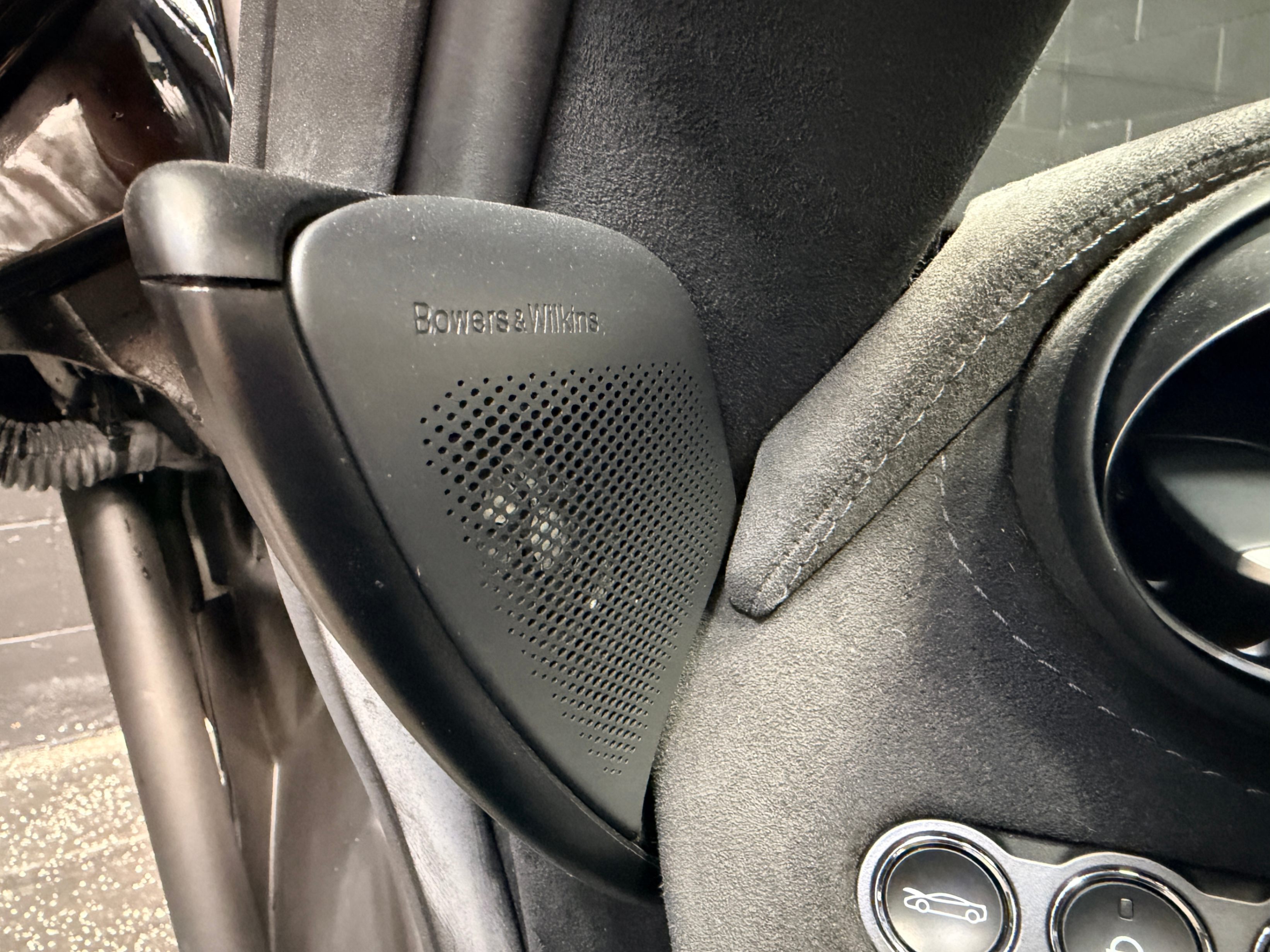 /hcwenterprisecorporation/2020-McLaren-720S-16942007776714219.jpg