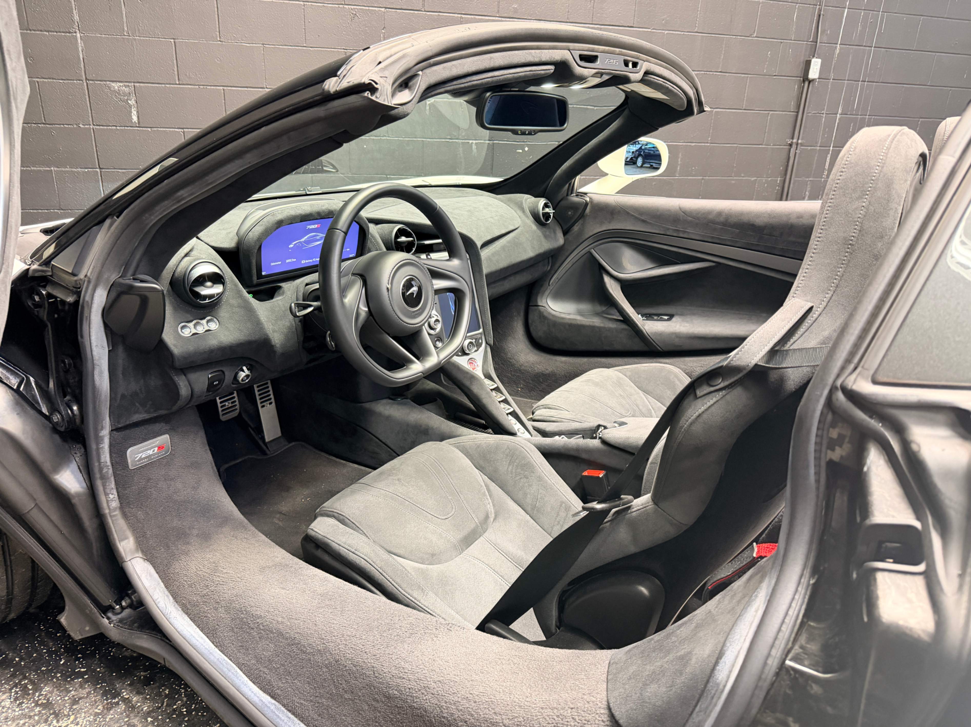 /hcwenterprisecorporation/2020-McLaren-720S-6415538387369975.jpg