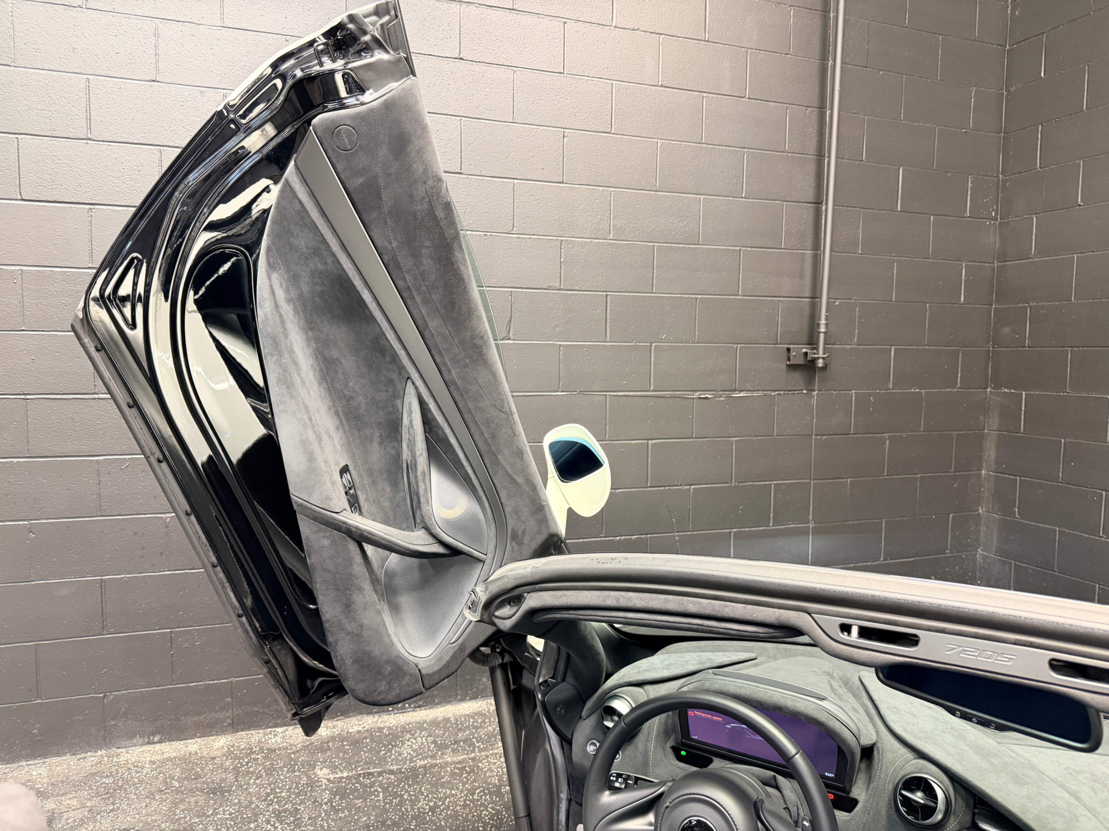 /hcwenterprisecorporation/2020-McLaren-720S-7830316523134802.jpg
