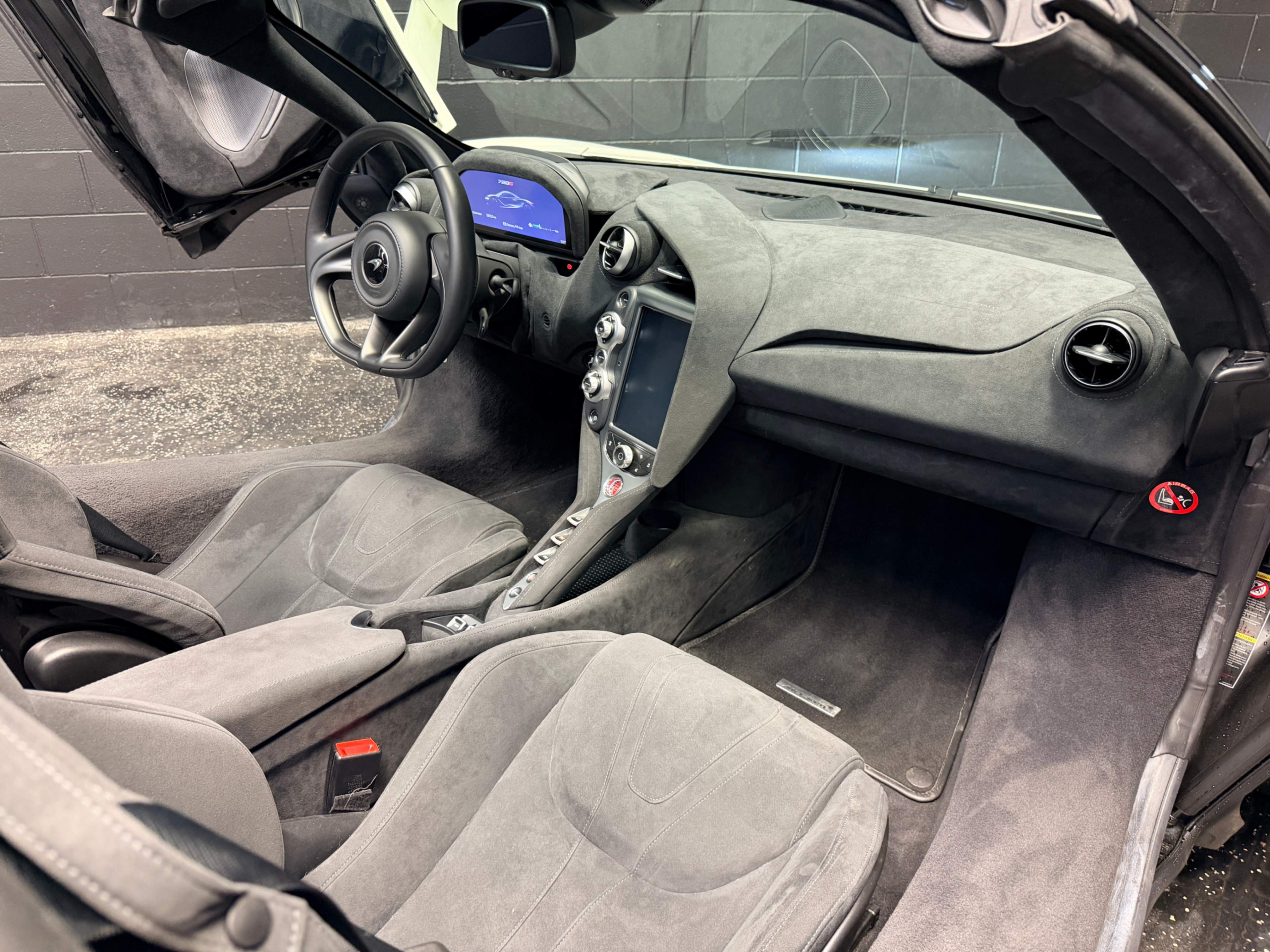 /hcwenterprisecorporation/2020-McLaren-720S-8711723384404599.jpg
