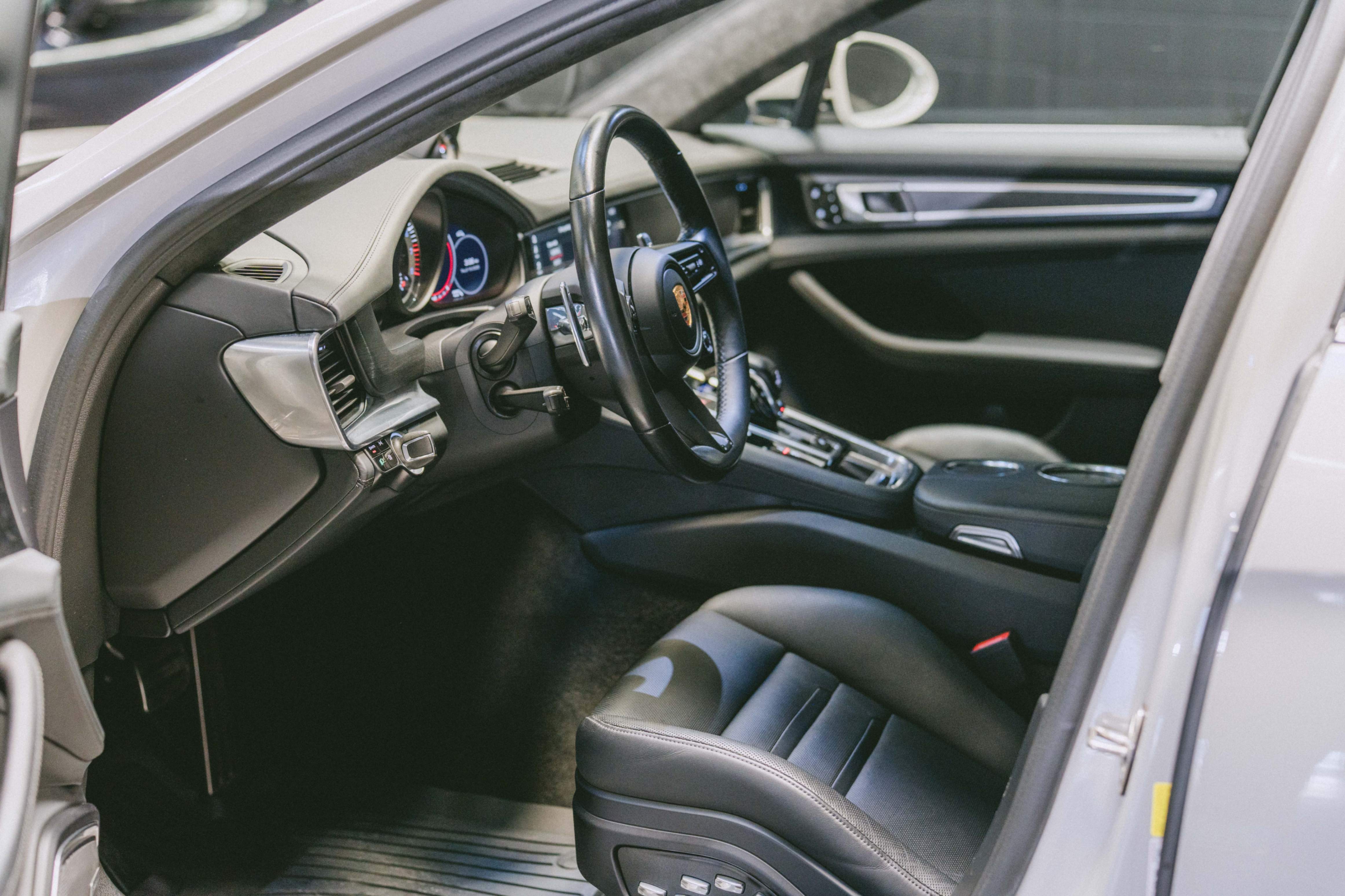 /hcwenterprisecorporation/2021-Porsche-Panamera-07384150338329931.jpg