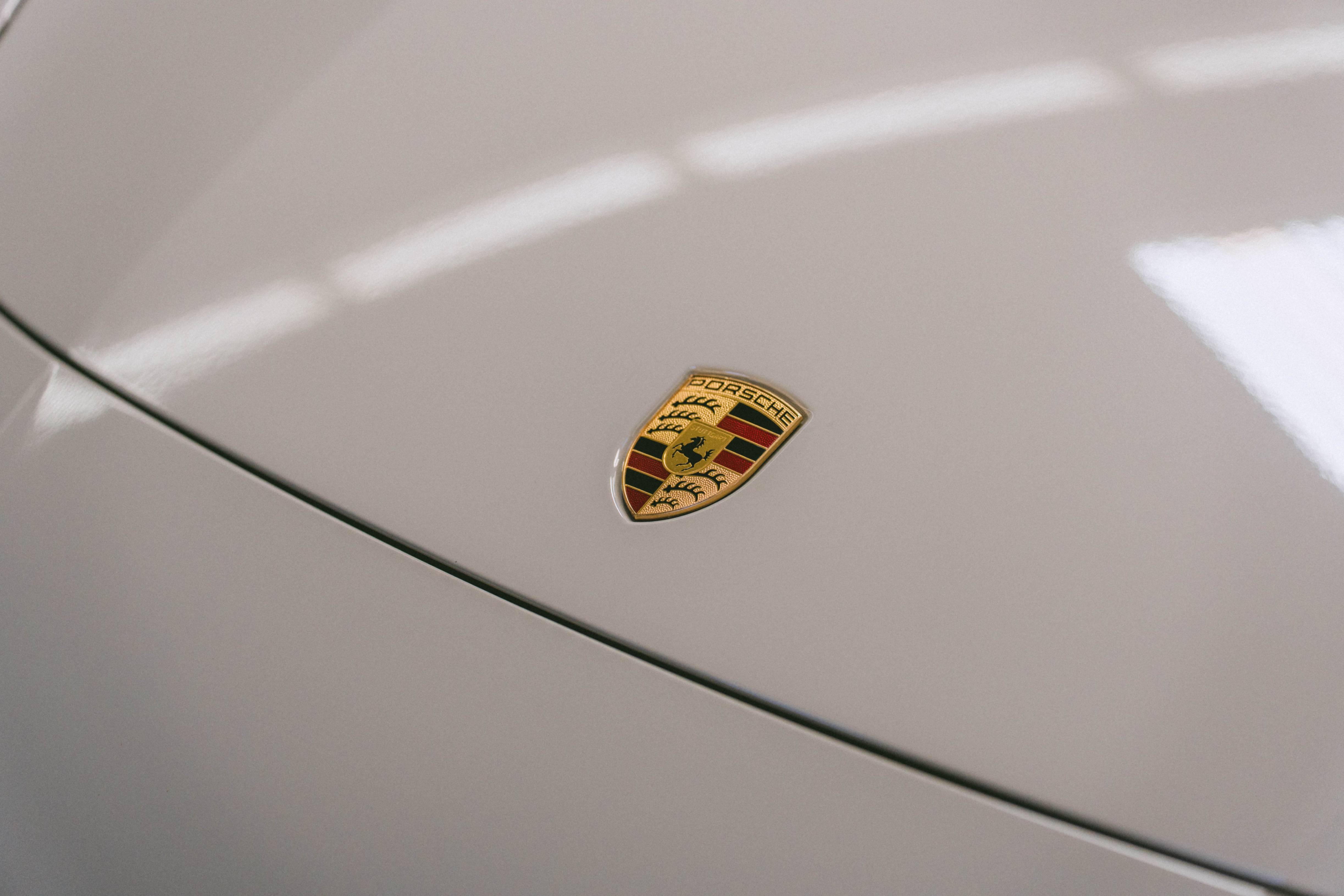 /hcwenterprisecorporation/2021-Porsche-Panamera-1673690309672402.jpg