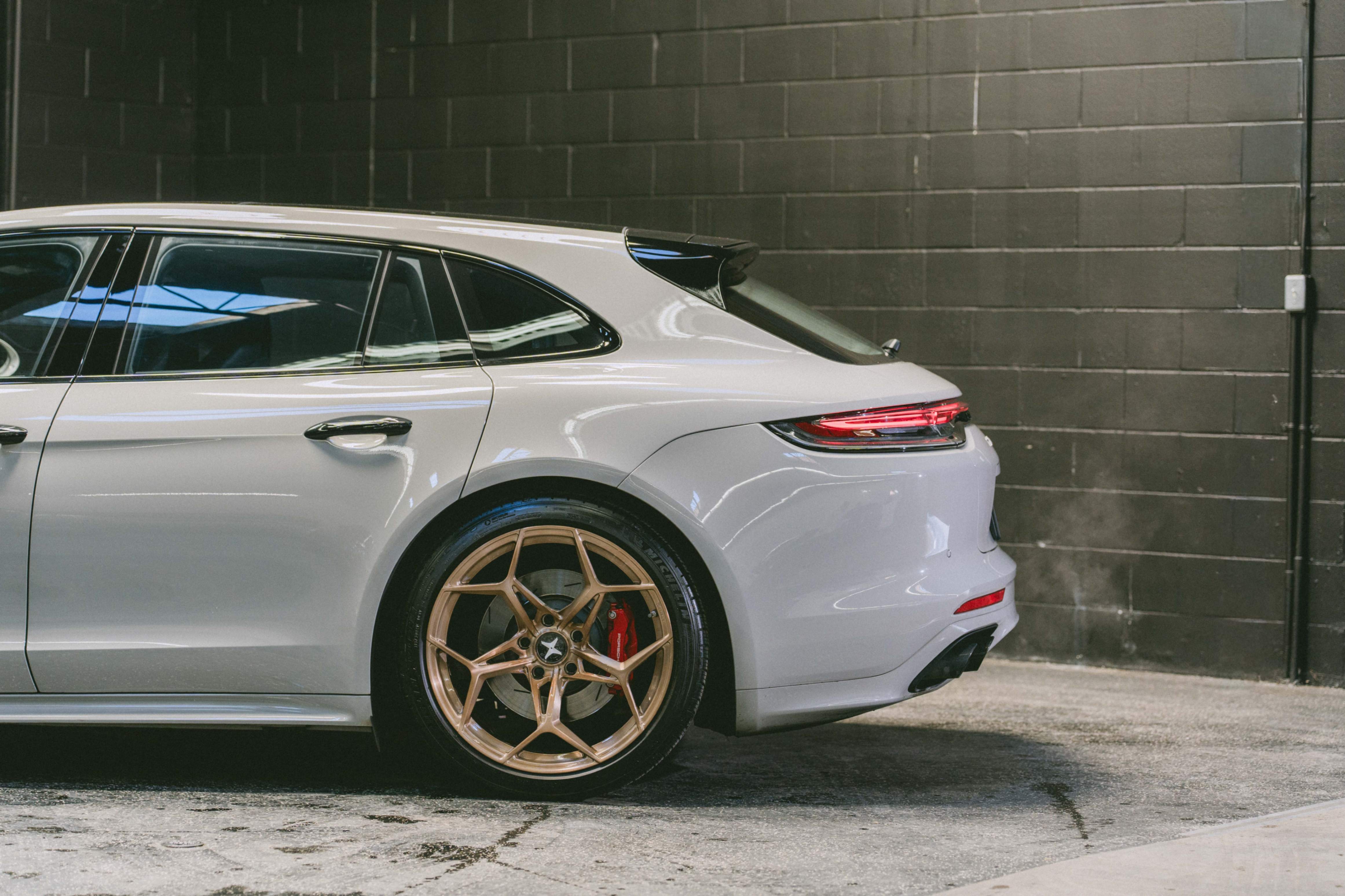 /hcwenterprisecorporation/2021-Porsche-Panamera-3682482505382696.jpg