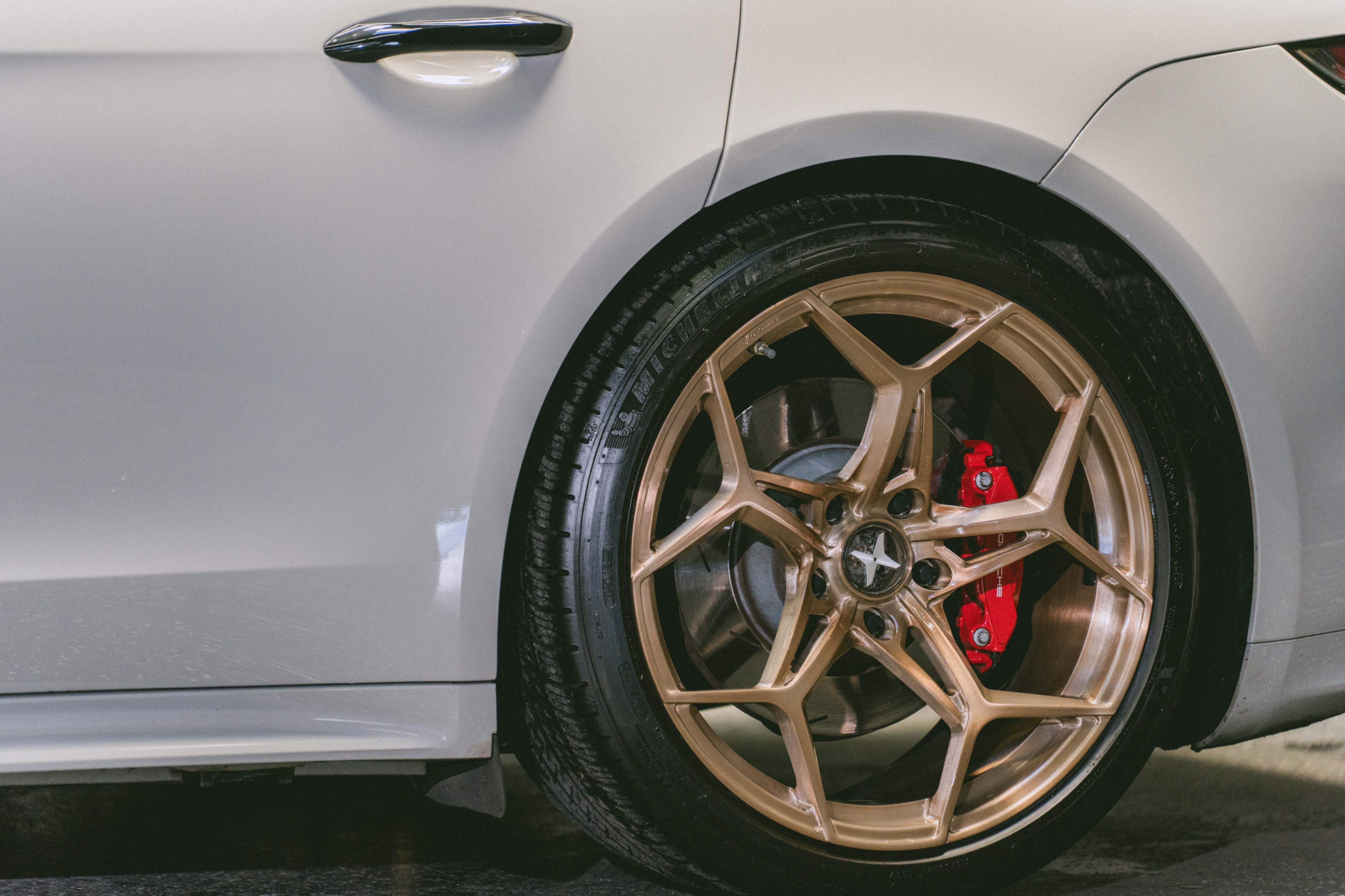 /hcwenterprisecorporation/2021-Porsche-Panamera-3708655038808337.jpg