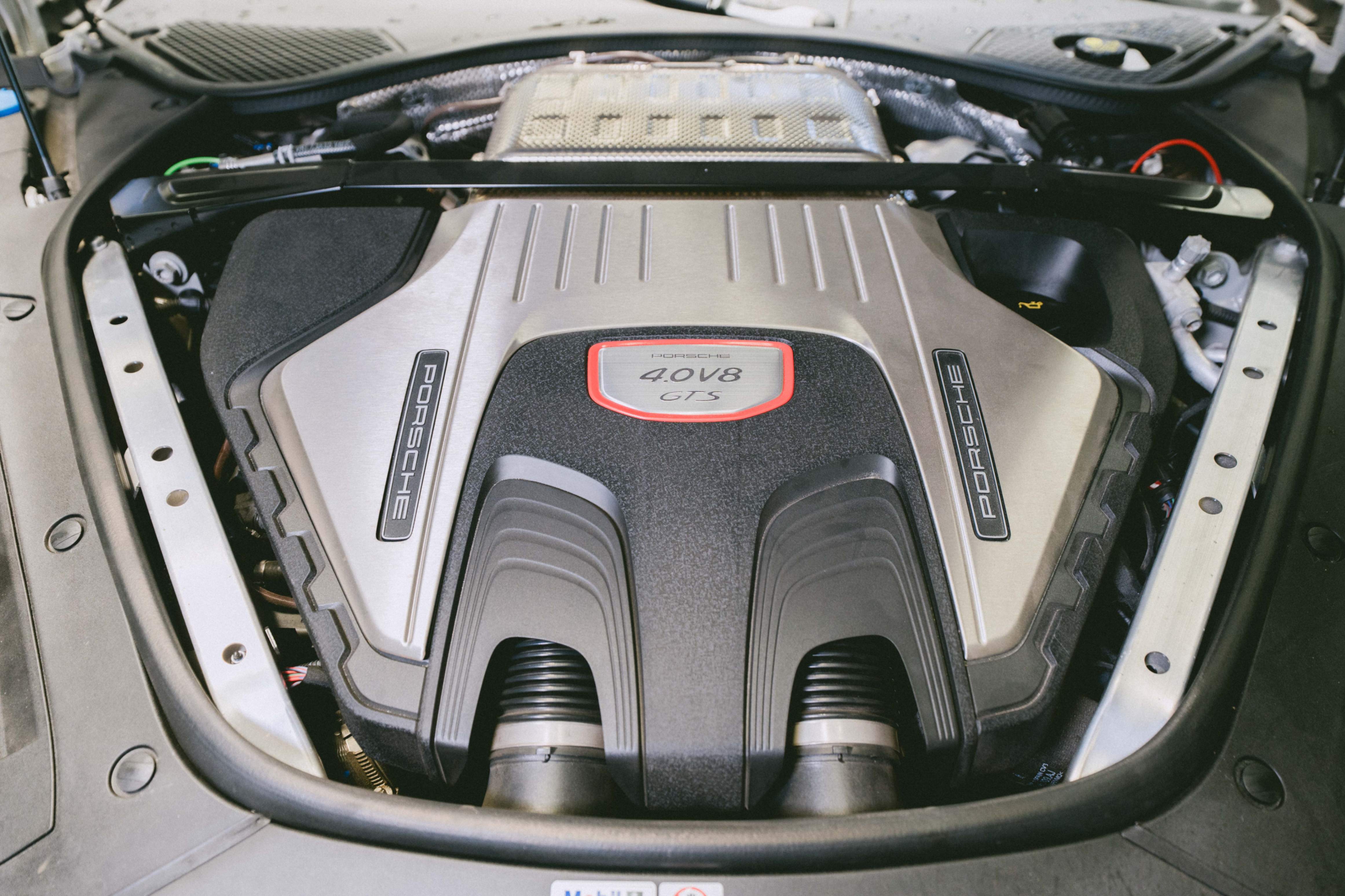 /hcwenterprisecorporation/2021-Porsche-Panamera-38129663210468534.jpg