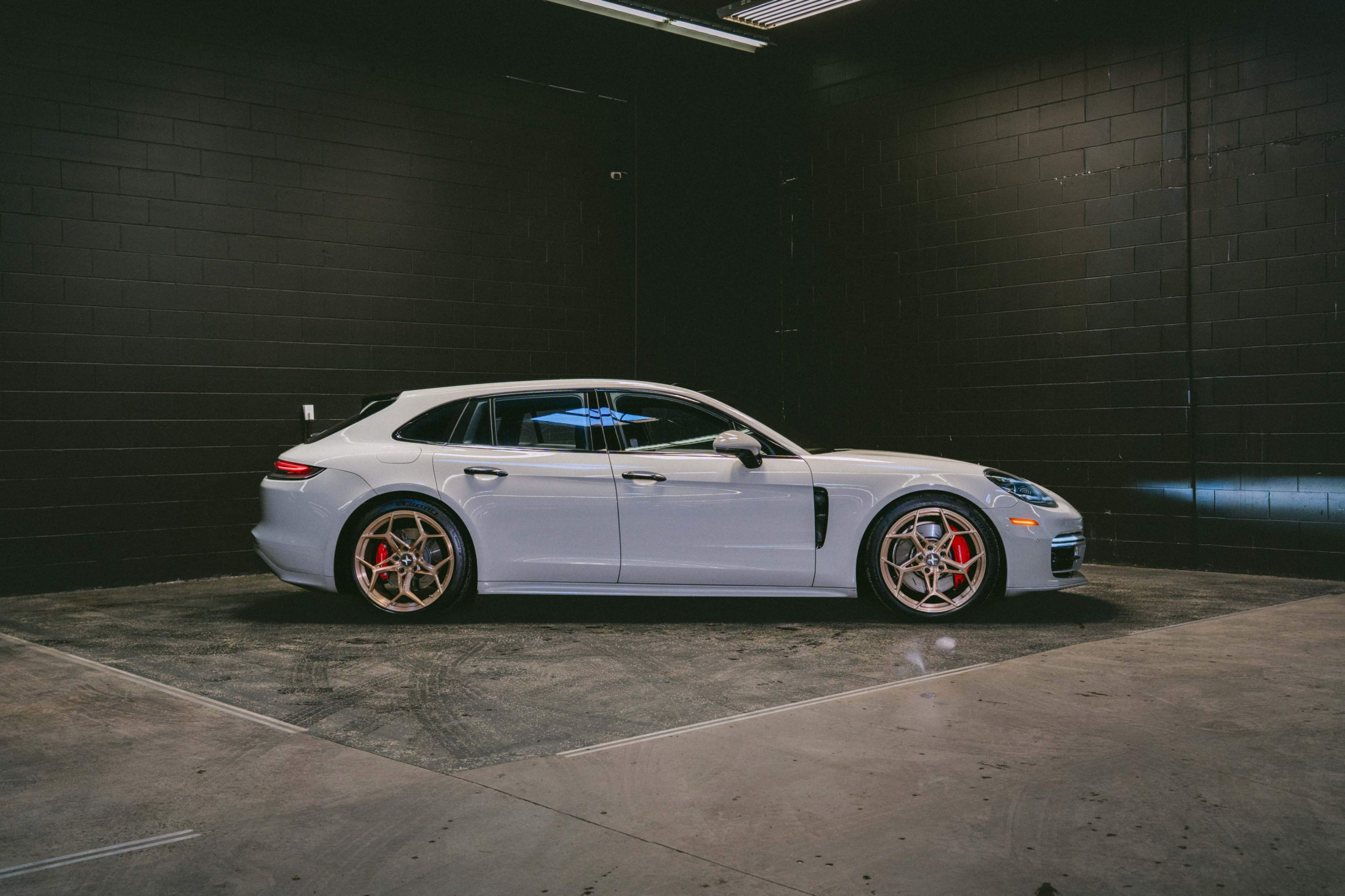 /hcwenterprisecorporation/2021-Porsche-Panamera-5957767070211686.jpg