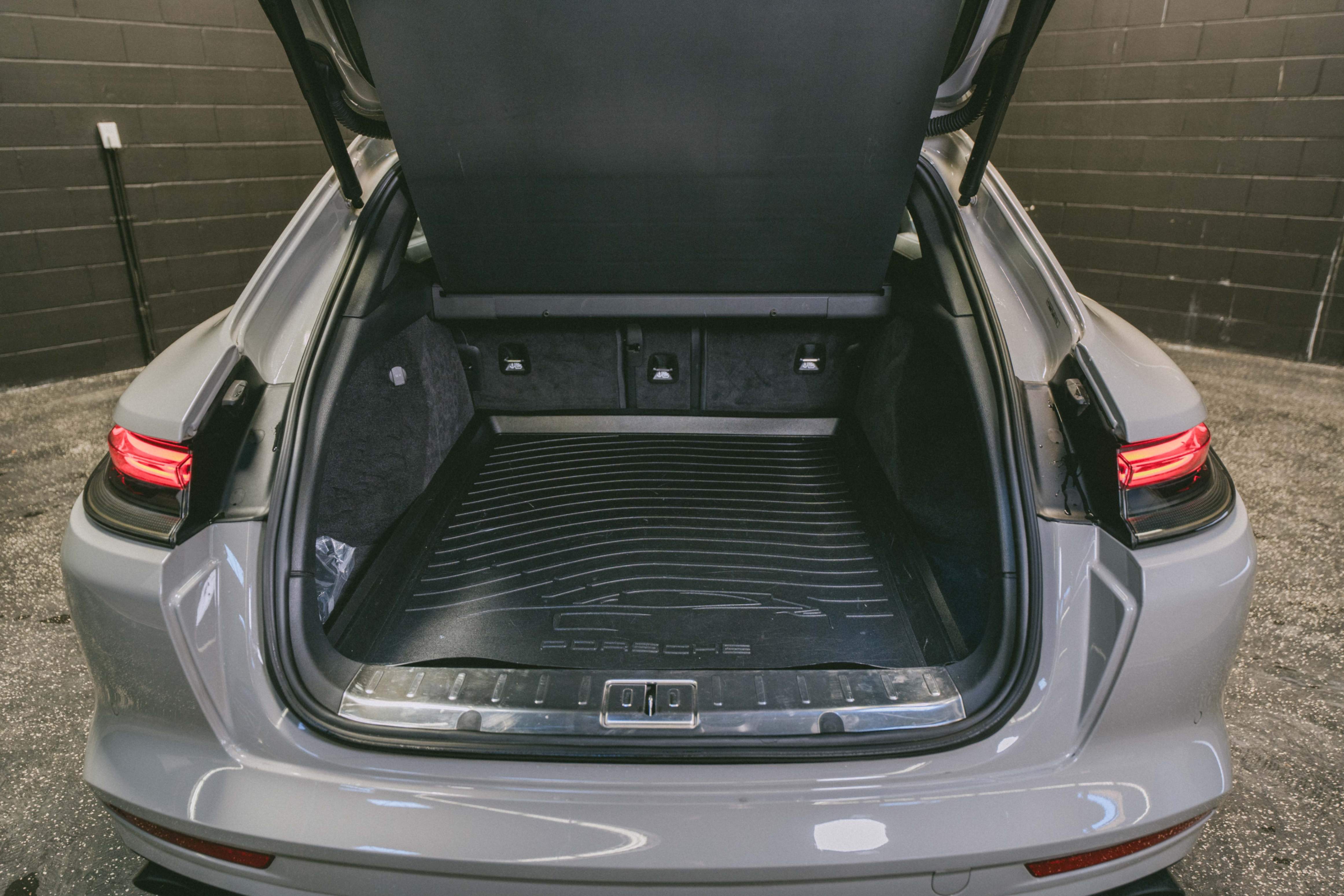 /hcwenterprisecorporation/2021-Porsche-Panamera-8375486209784149.jpg