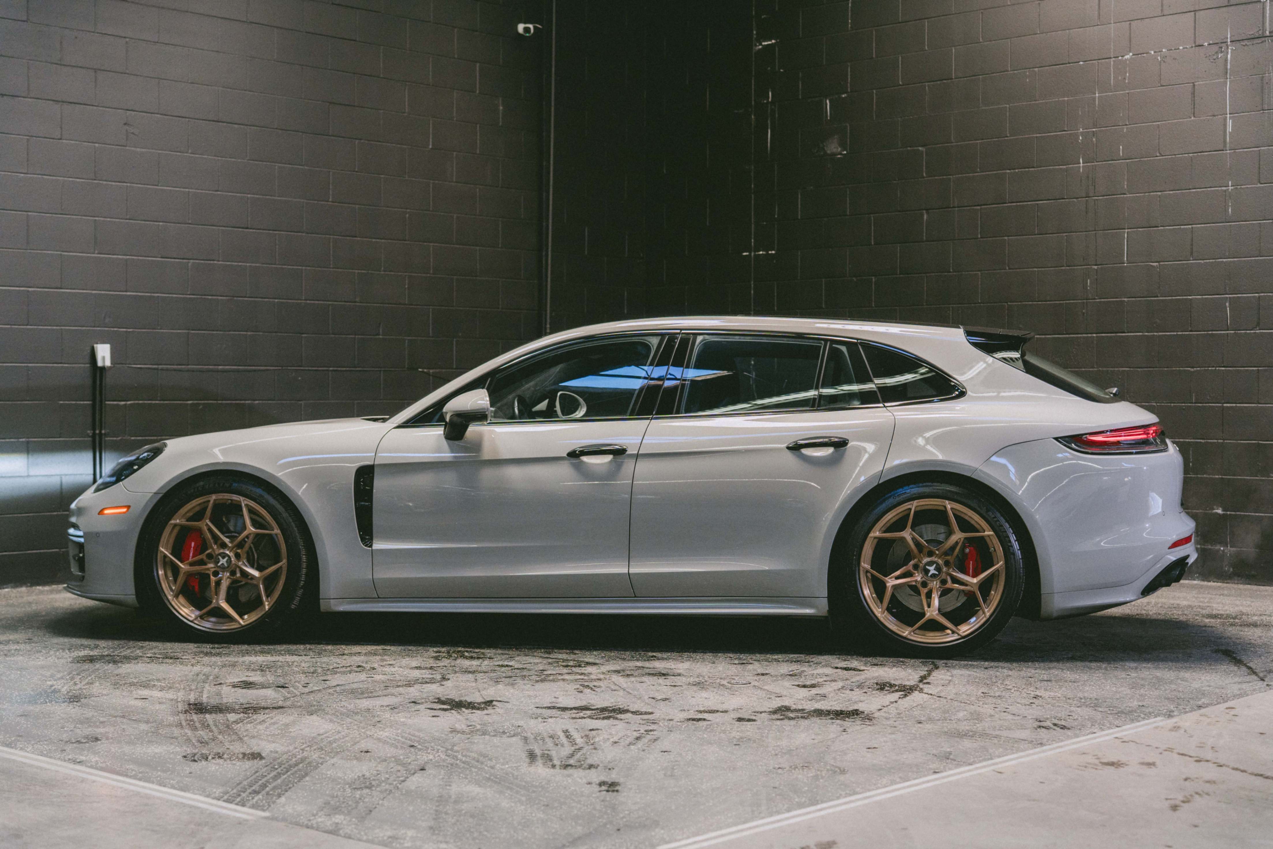 /hcwenterprisecorporation/2021-Porsche-Panamera-8645866538708877.jpg