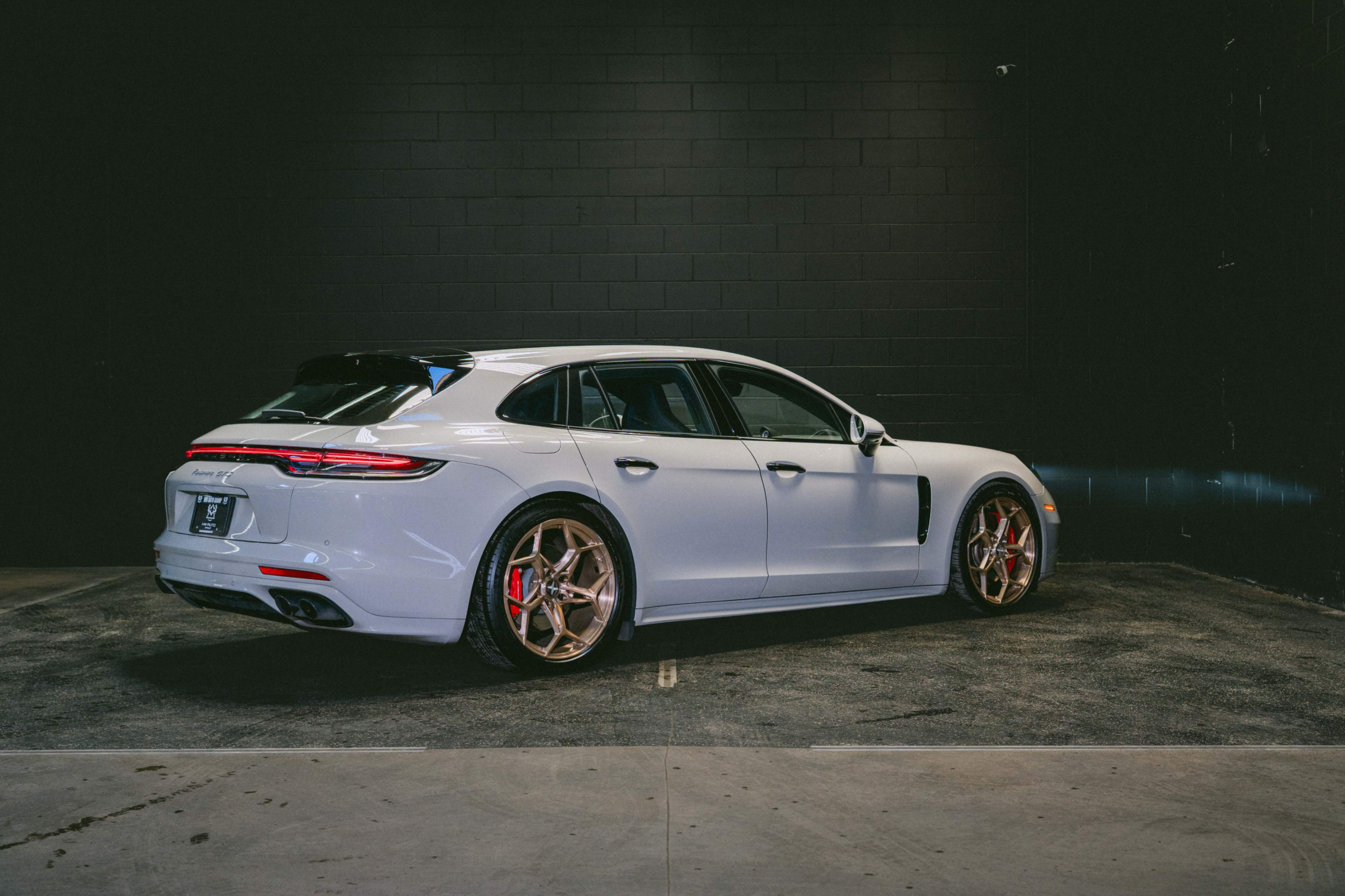/hcwenterprisecorporation/2021-Porsche-Panamera-9339275596518963.jpg