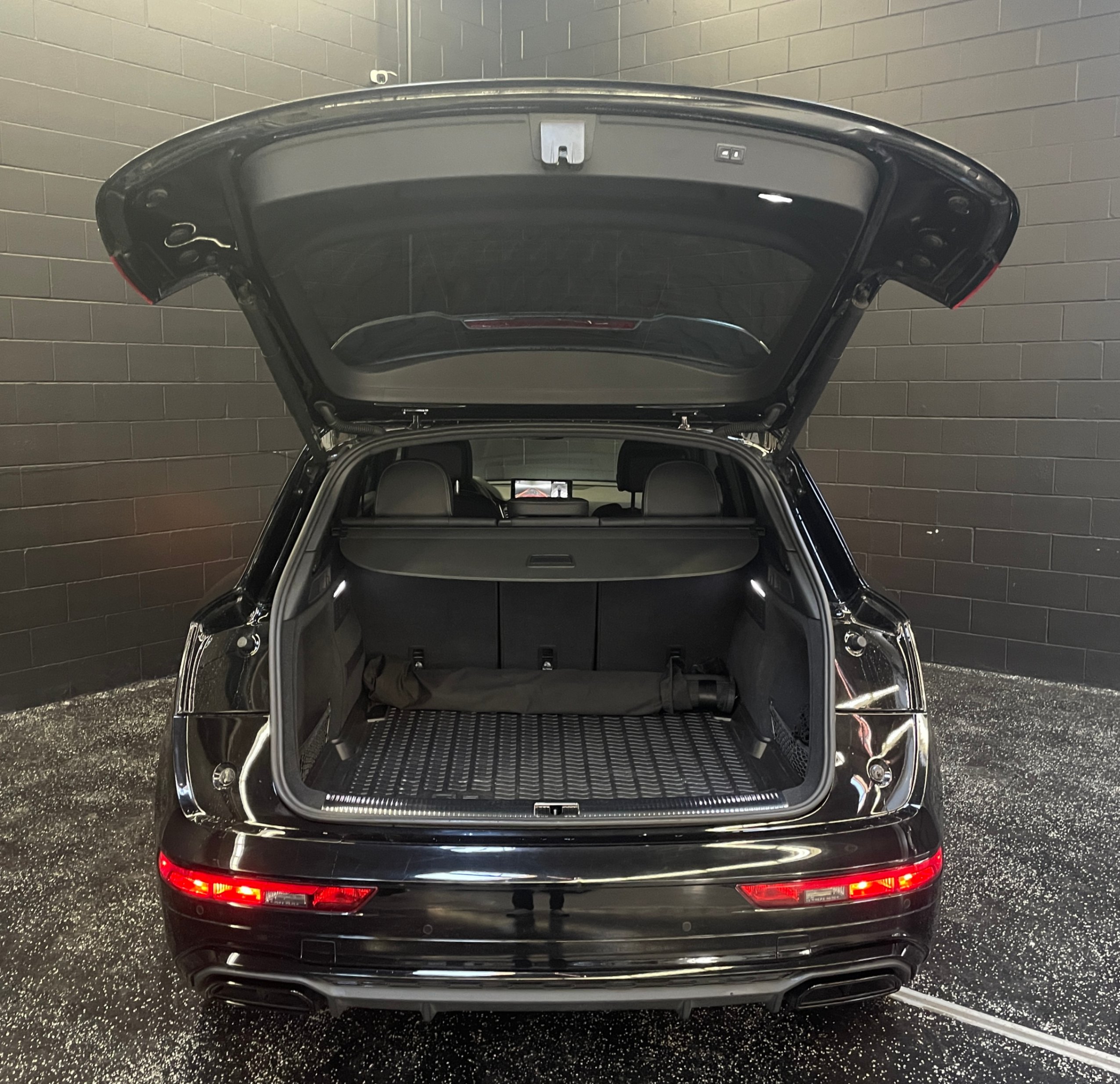 /hcwenterprisecorporation/2022-Audi-Q5-2261405896400268.jpg