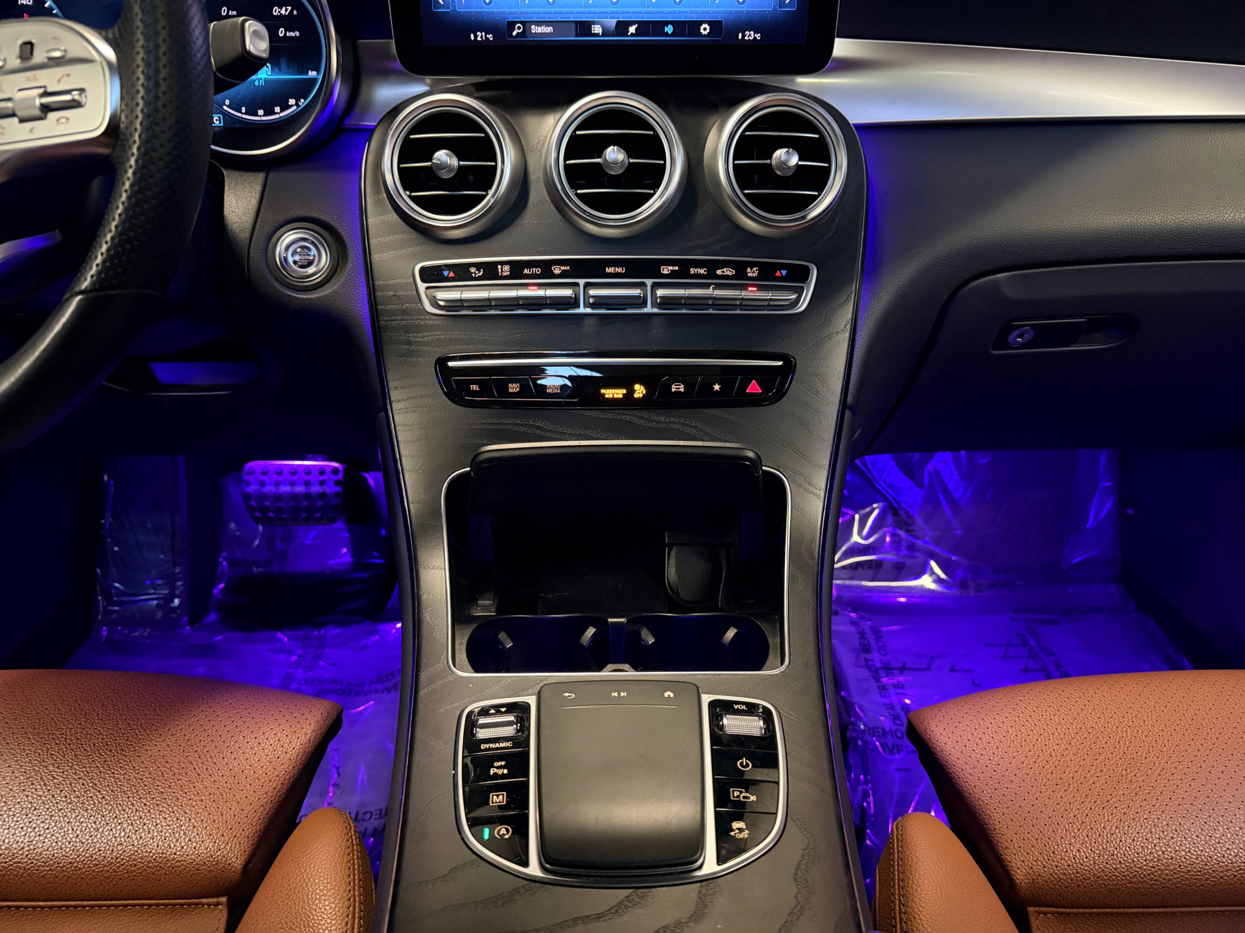 /hcwenterprisecorporation/2022-Mercedes-Benz-GLC-class-5042011622586542.jpg