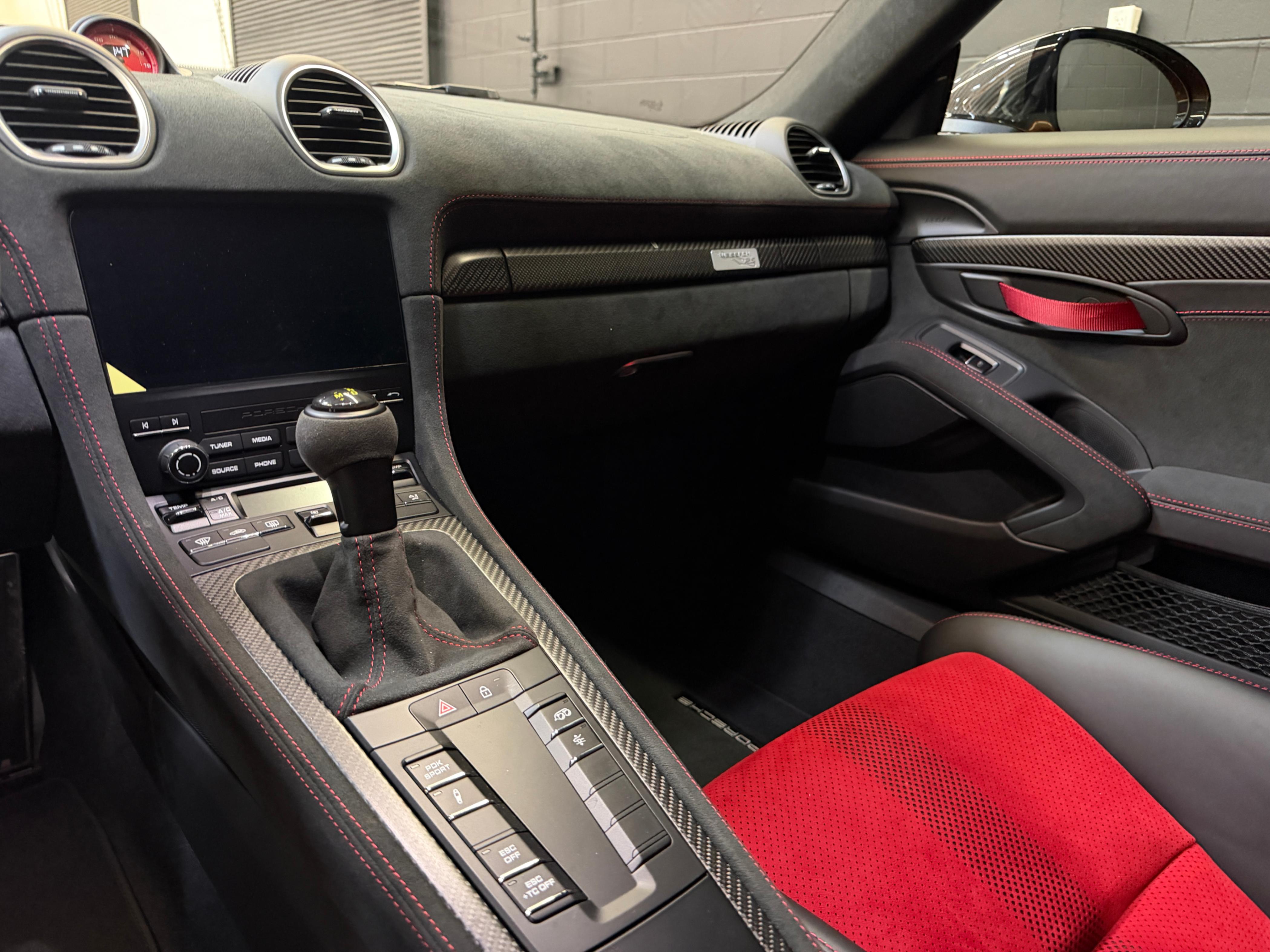 /hcwenterprisecorporation/2024-Porsche-Boxster-4646085223577905.jpg