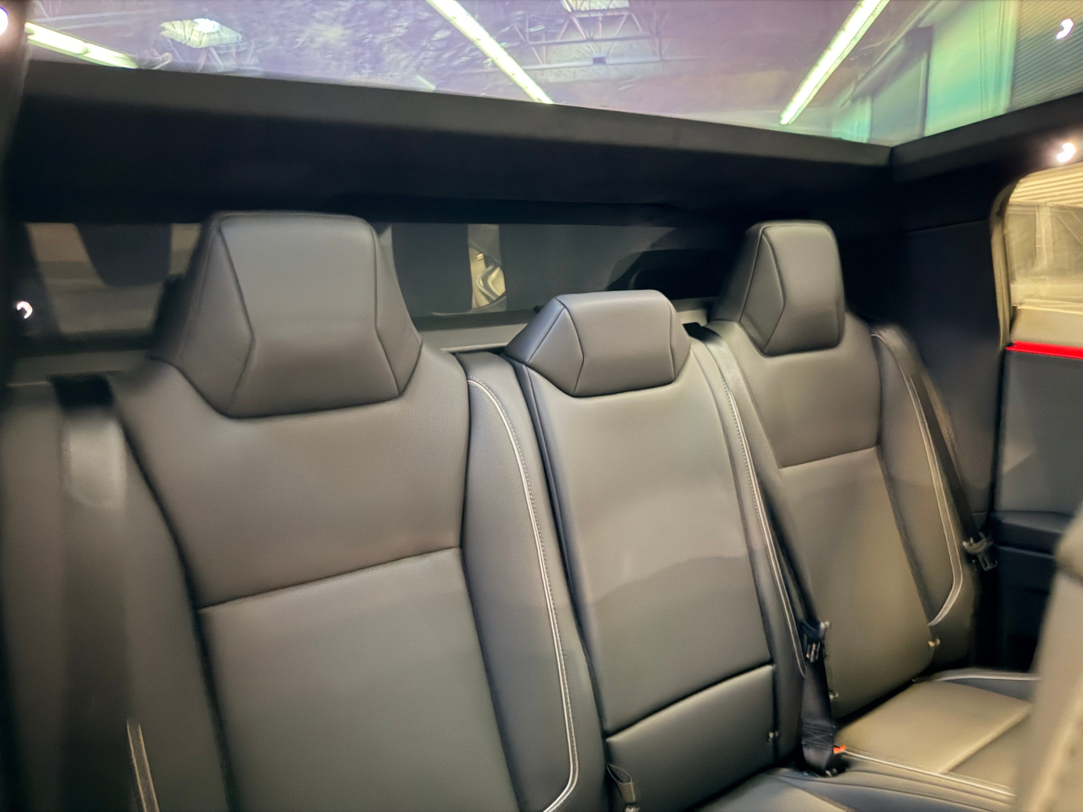 /hcwenterprisecorporation/2024-Tesla-Cybertruck-3598819962385562.jpg