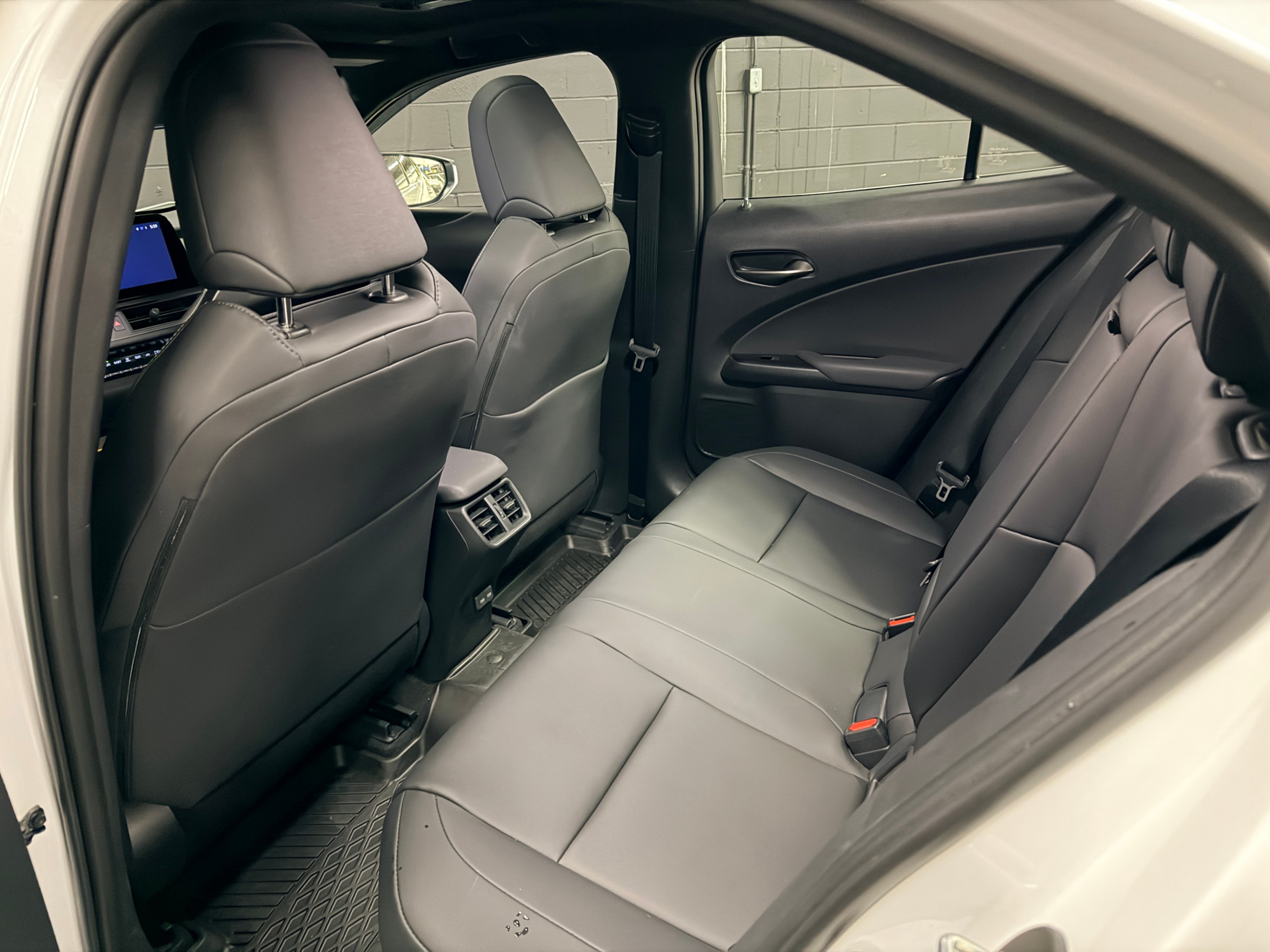 /hcwenterprisecorporation/2025-Lexus-UX-326072752654351.jpg