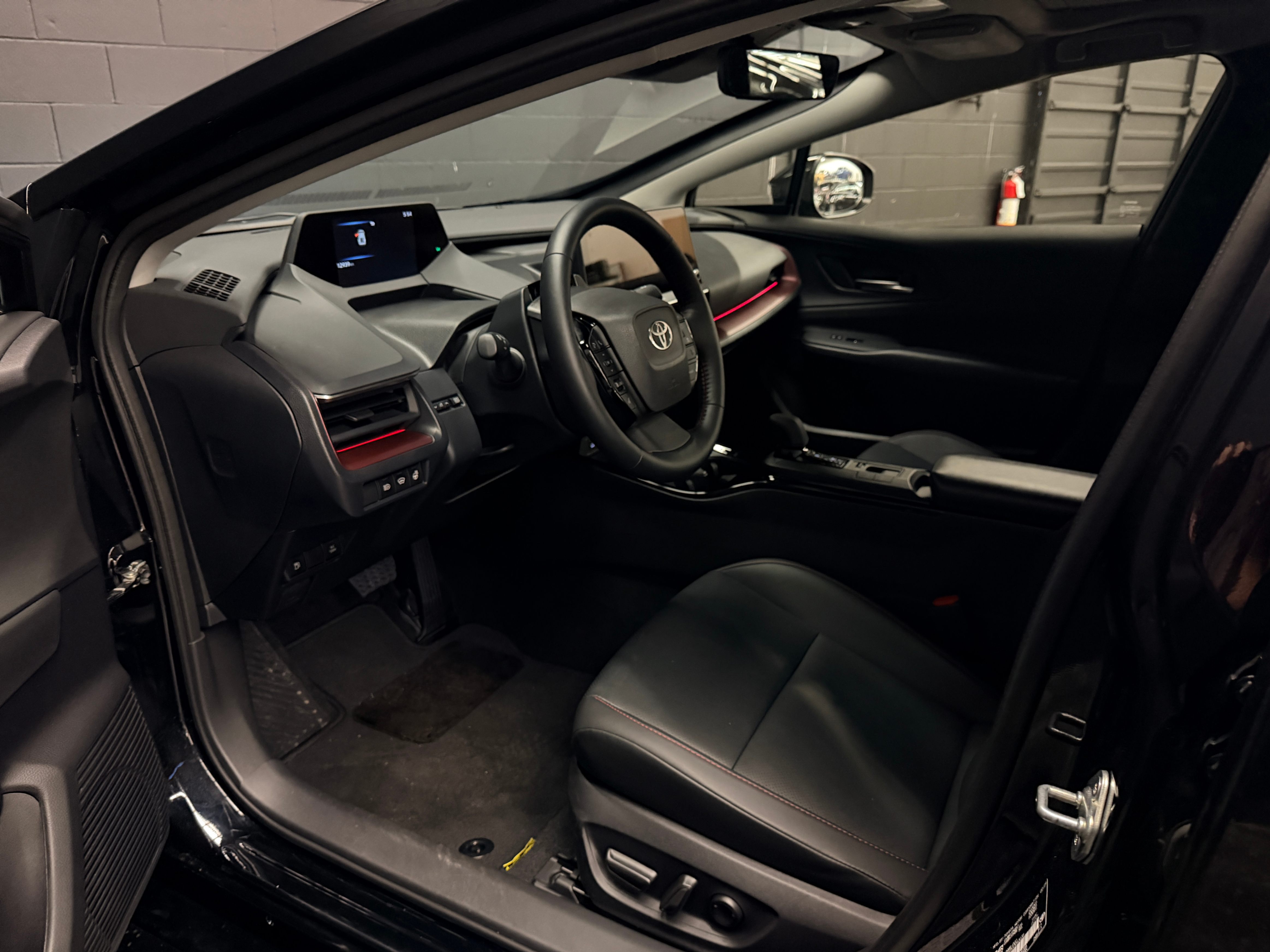/hcwenterprisecorporation/2025-Toyota-PriusPlug-In-4023157971345215.jpg