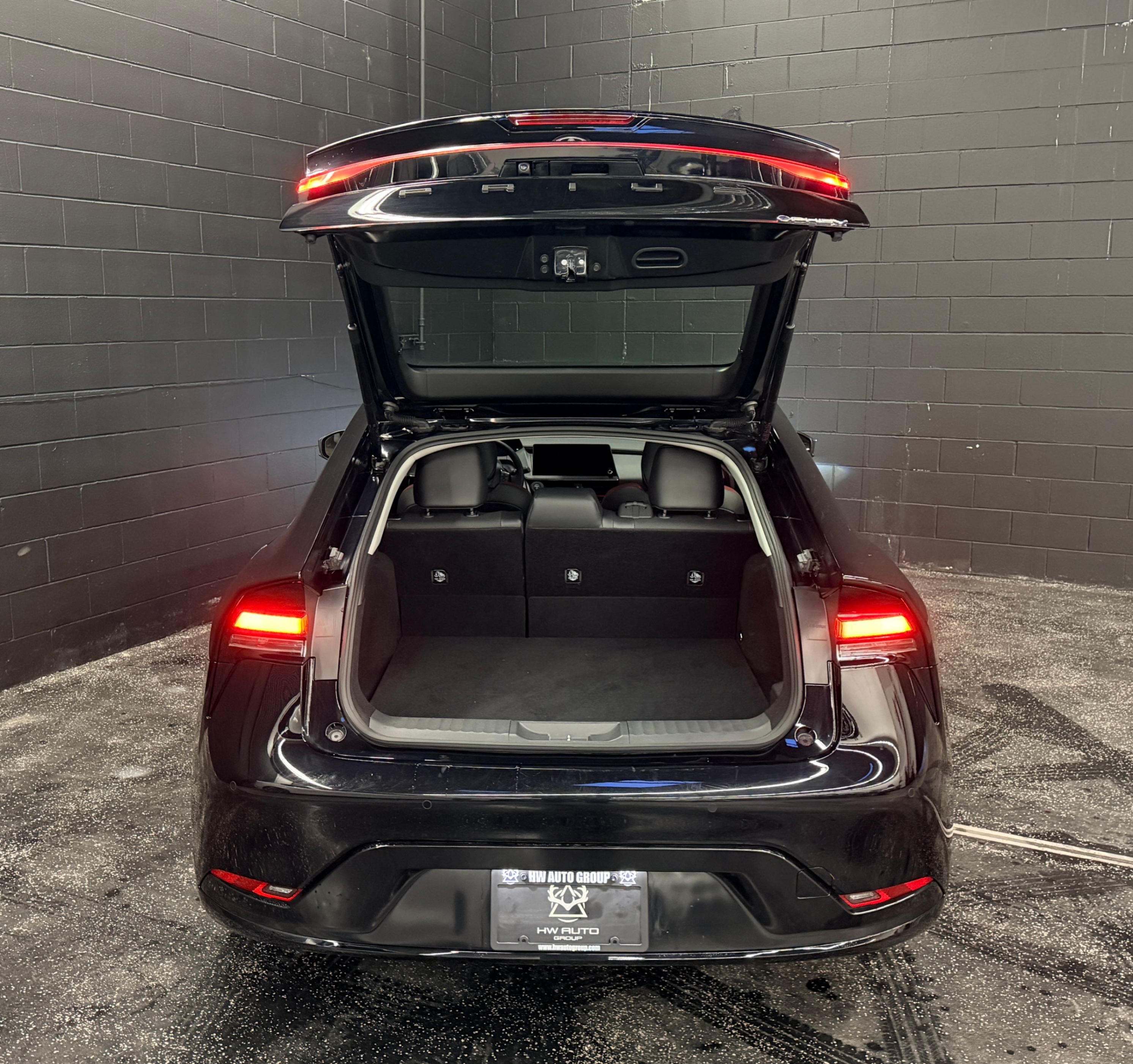/hcwenterprisecorporation/2025-Toyota-PriusPlug-In-6945665876939355.jpg