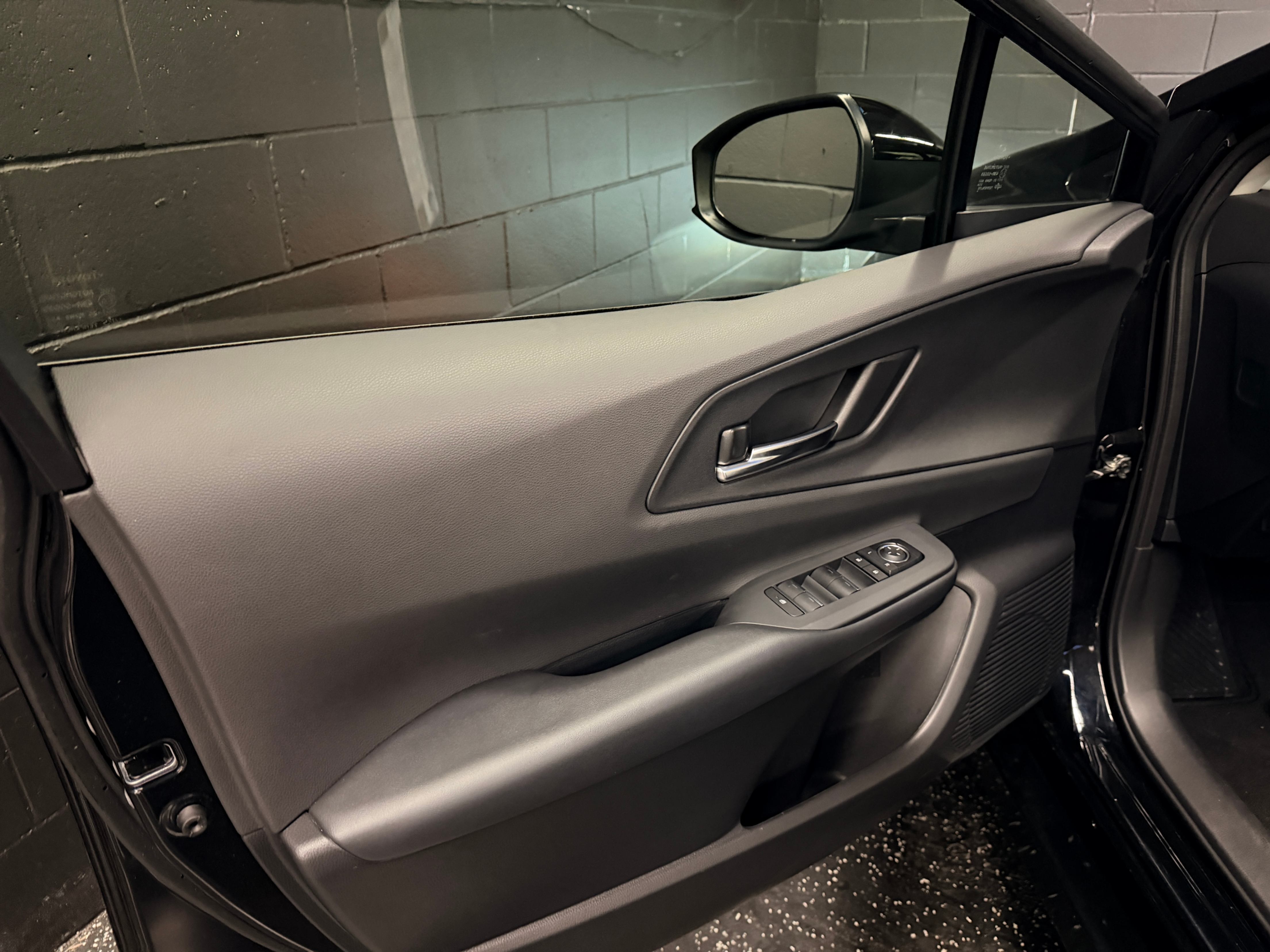 /hcwenterprisecorporation/2025-Toyota-PriusPlug-In-7945692933221549.jpg