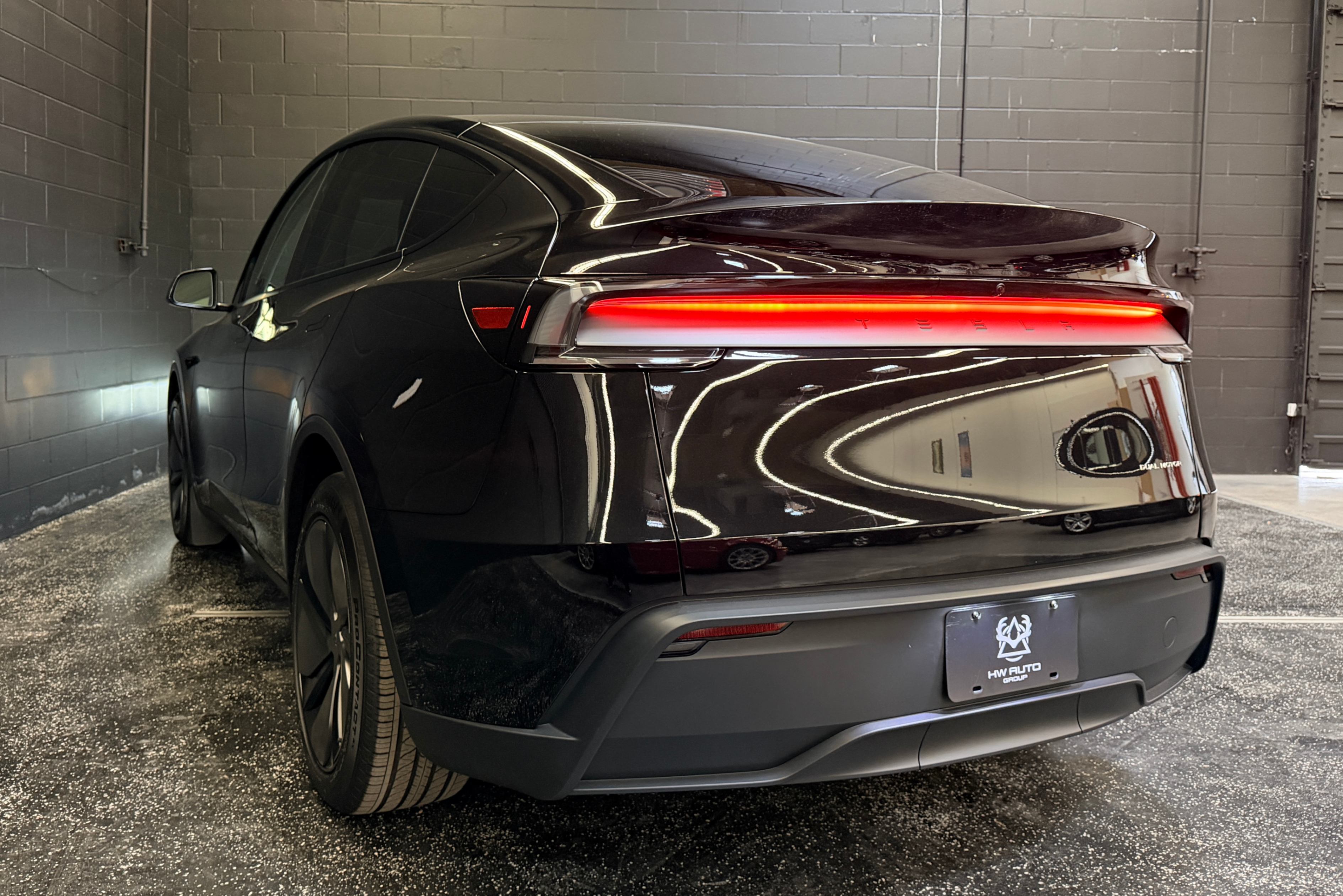 /hcwenterprisecorporation/2026-Tesla-ModelY-2595723336114082.jpg