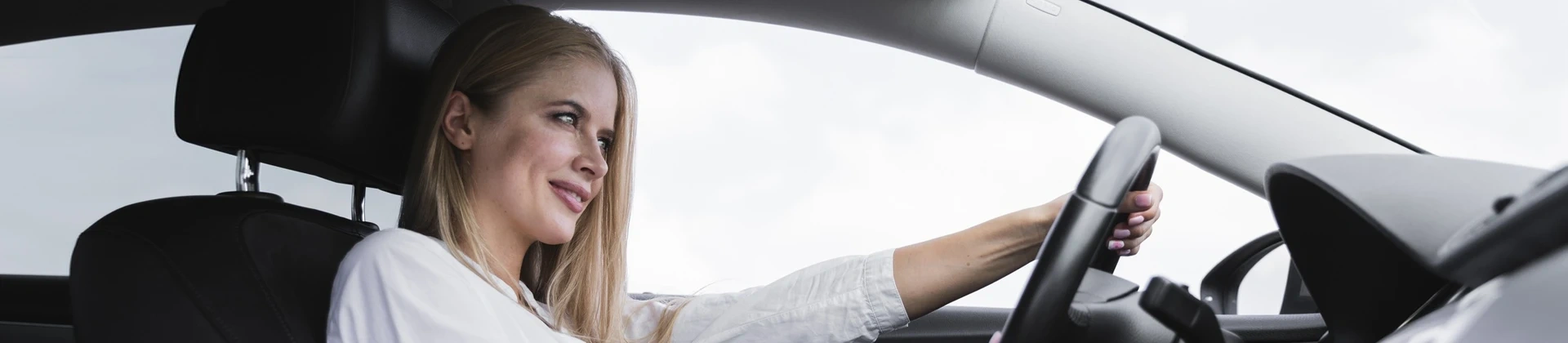 https://image123.azureedge.net/highstreetcars1/911048956092225-book_appointment.webp