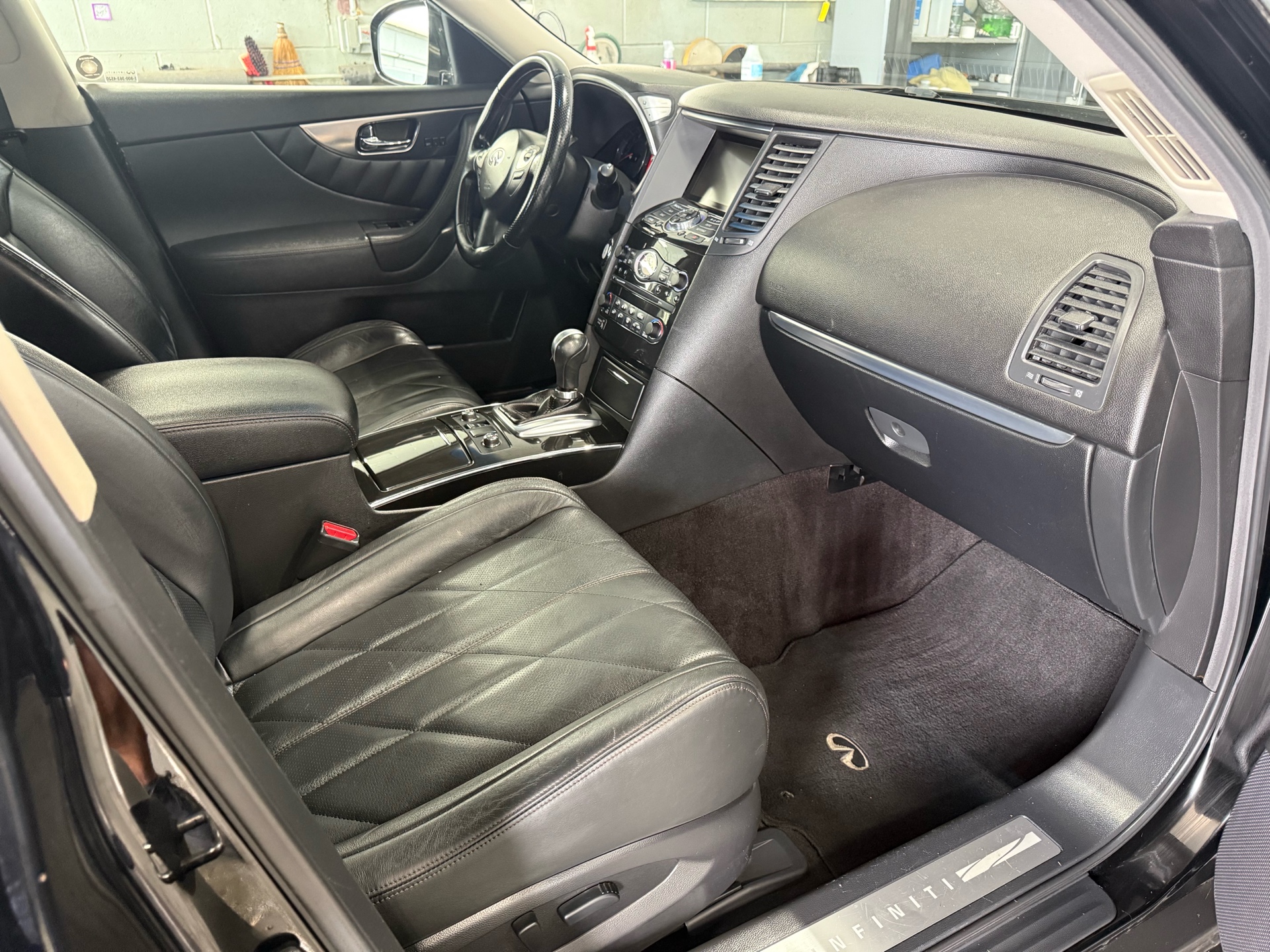 /houseofcars/2010-INFINITI-FX35-3171182733281952.jpg