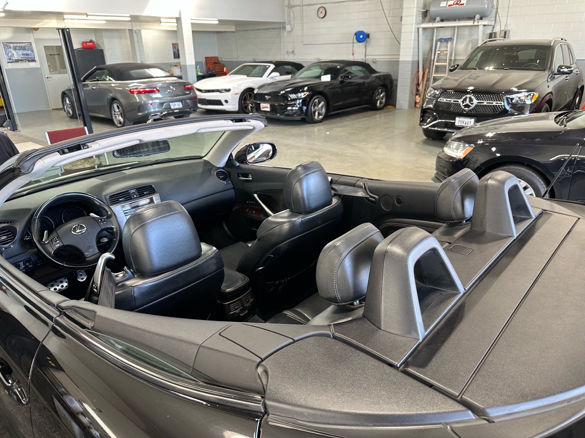 /houseofcars/2010-Lexus-IS250C-34296127413838984.jpg