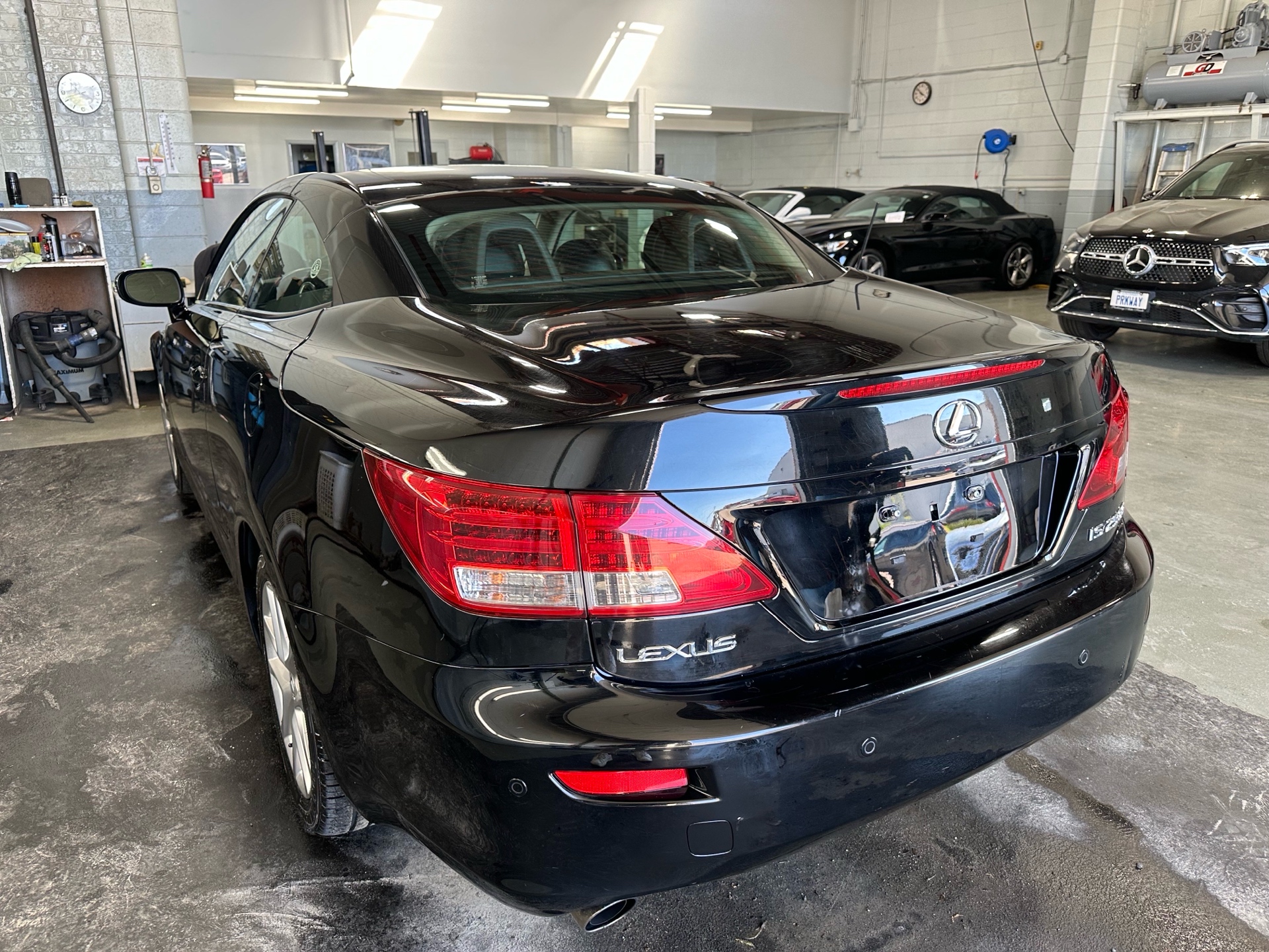 /houseofcars/2010-Lexus-IS250C-6025888783841284.jpg