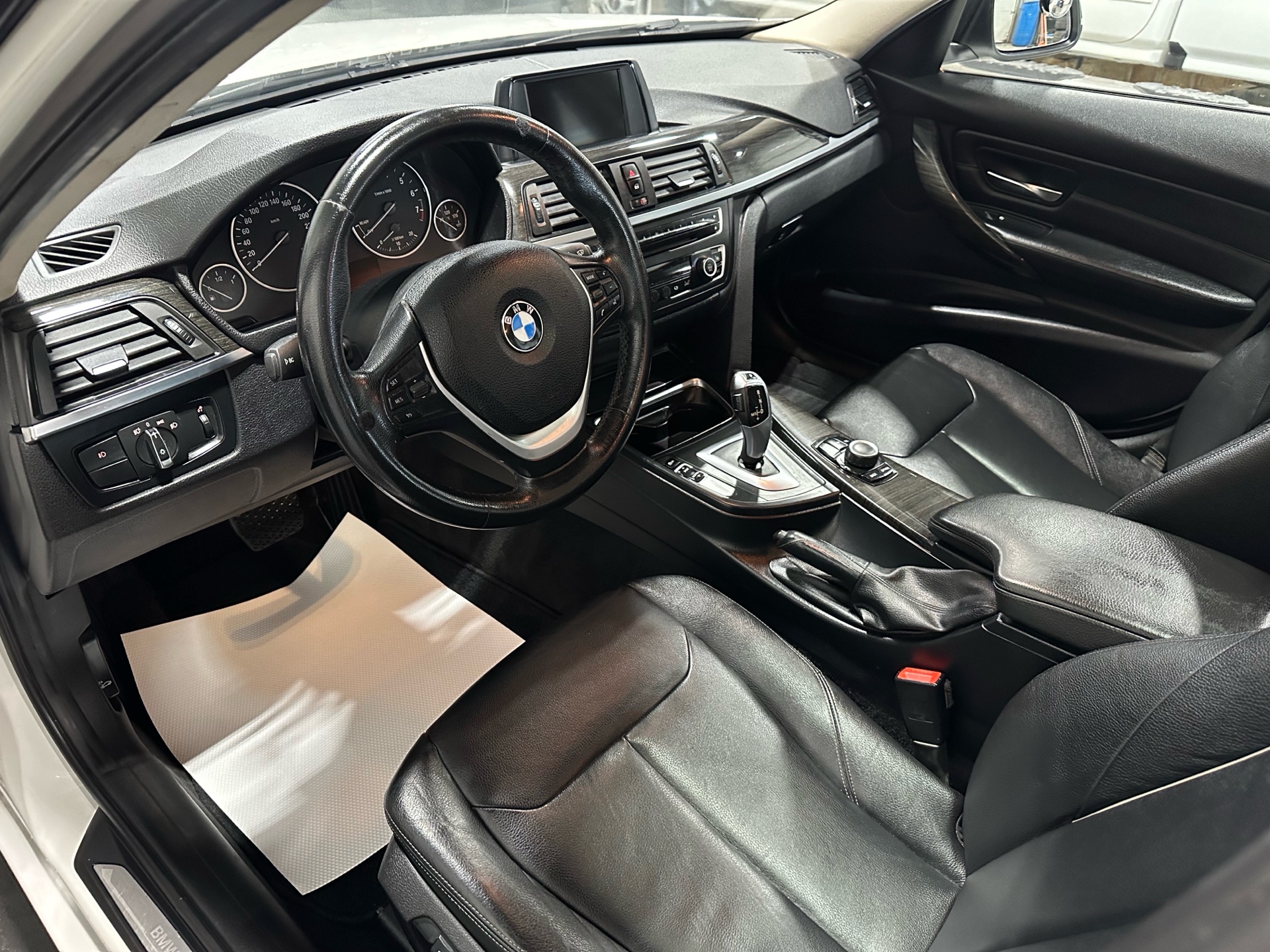 /houseofcars/2013-BMW-3Series-6693694575964455.jpg