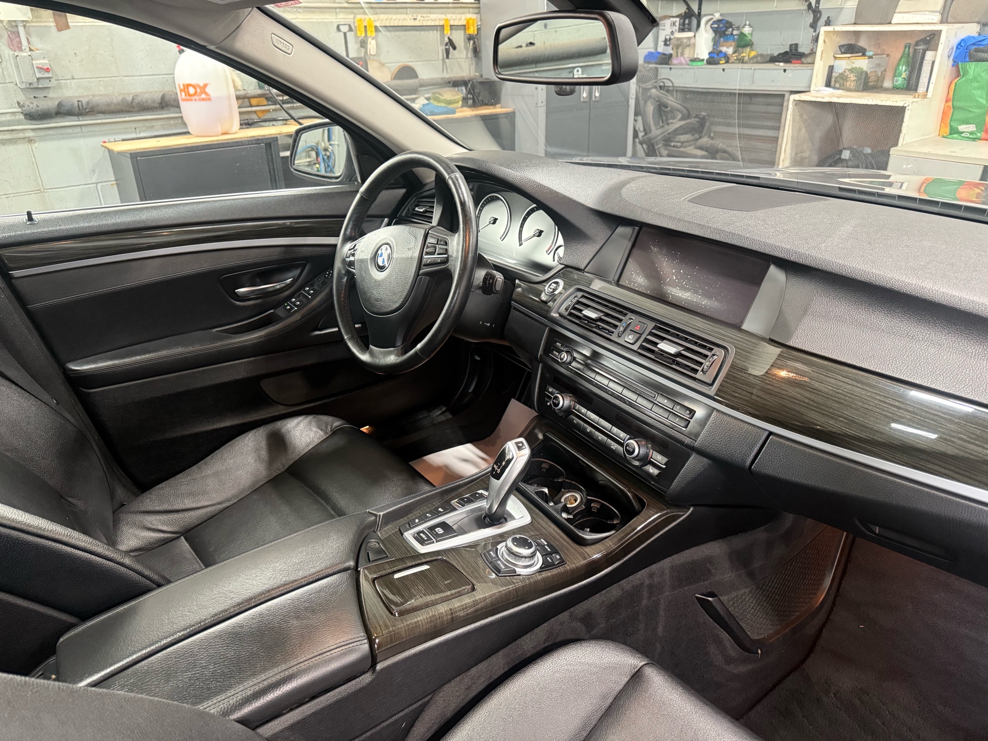 /houseofcars/2013-BMW-5Series-15853160763370333.jpg