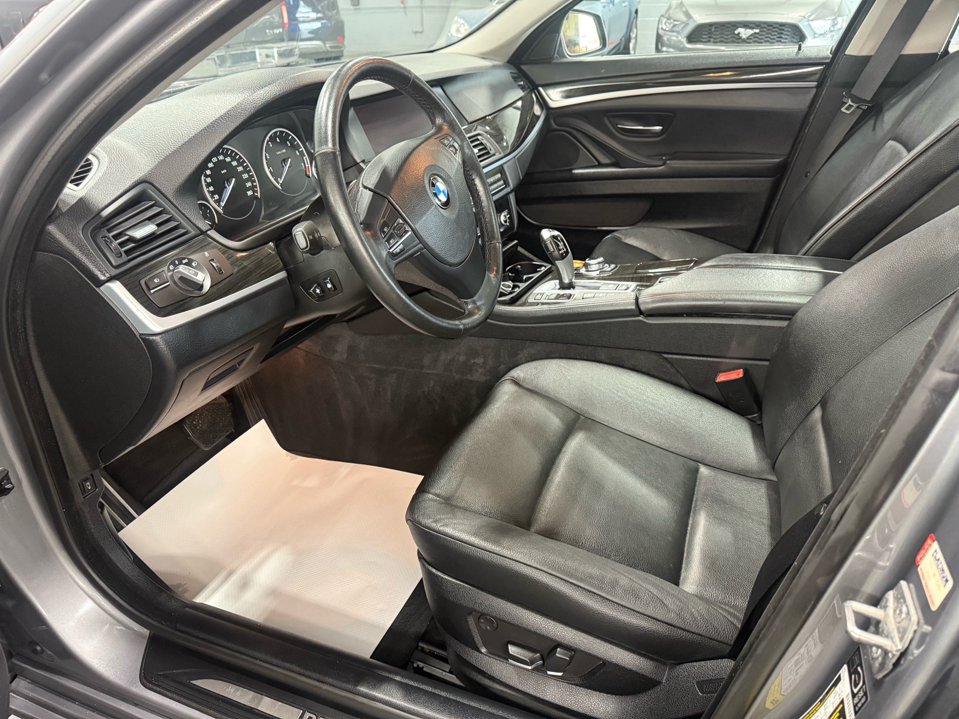 /houseofcars/2013-BMW-5Series-7088373026485875.jpg
