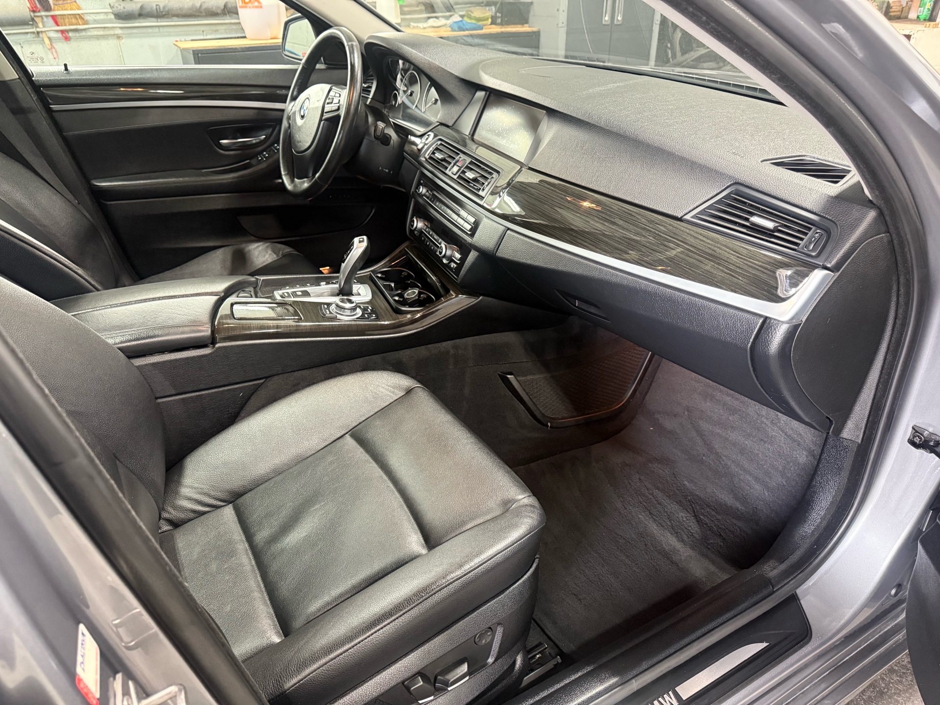 /houseofcars/2013-BMW-5Series-9182511877154835.jpg