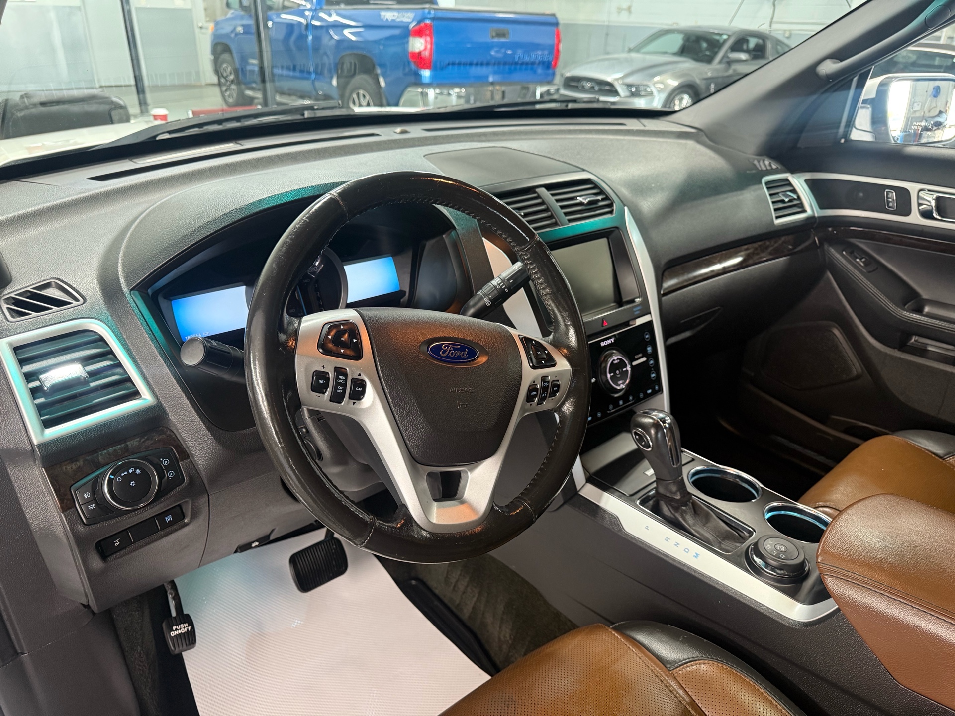 /houseofcars/2013-Ford-Explorer-020502292871595662.jpg