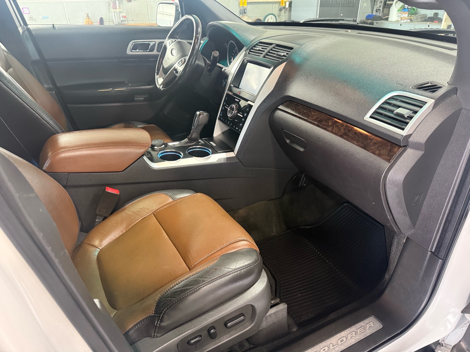 /houseofcars/2013-Ford-Explorer-3763784383476467.jpg